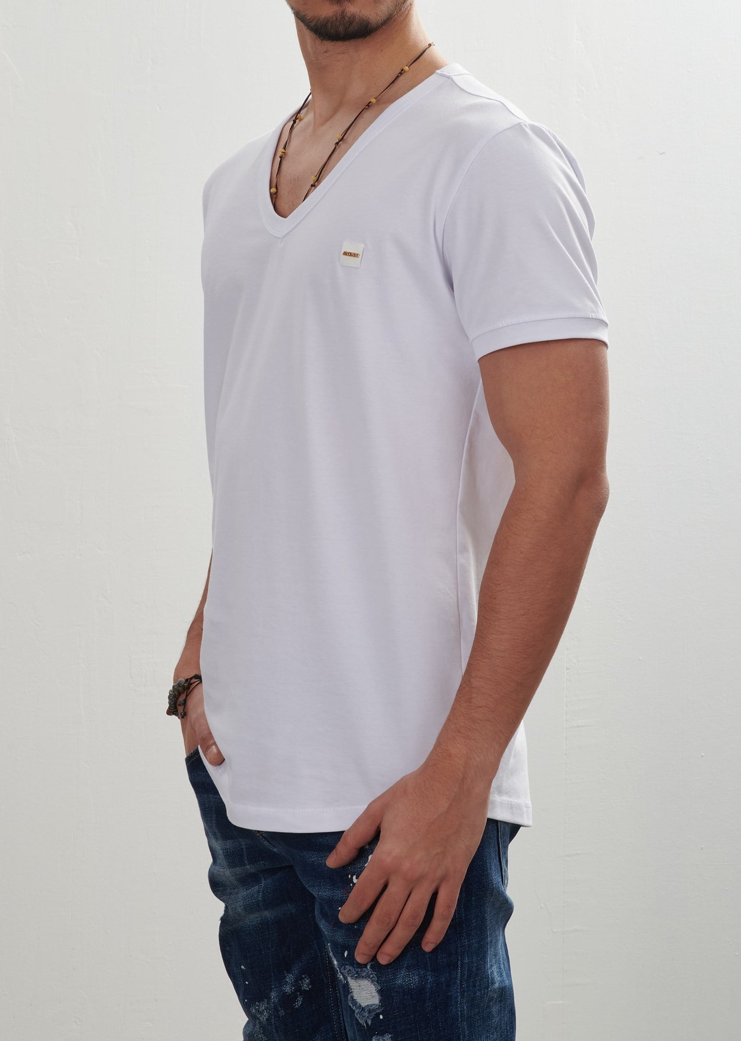 Basic Derin Yaka T-Shirt