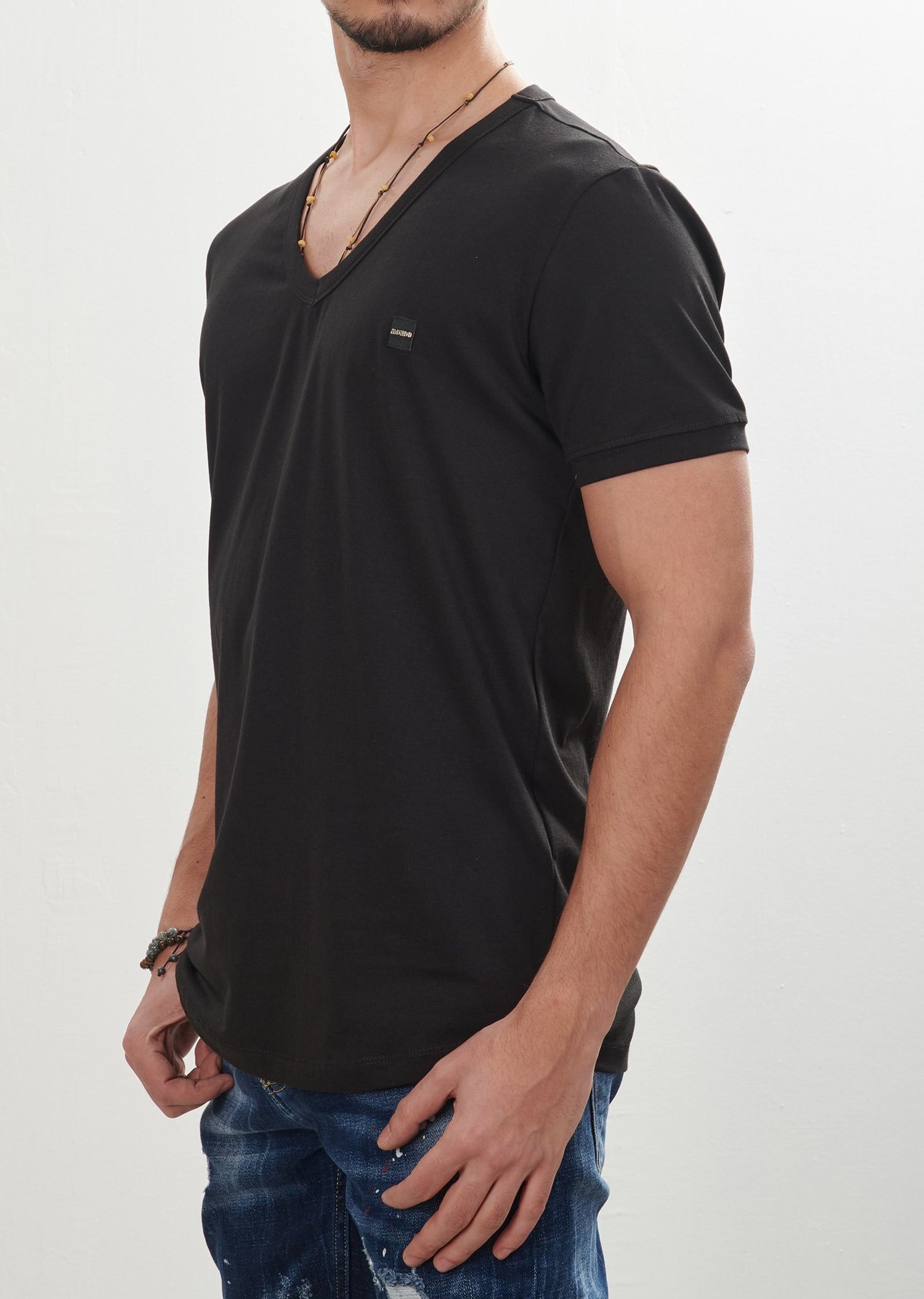 Basic Derin Yaka T-Shirt