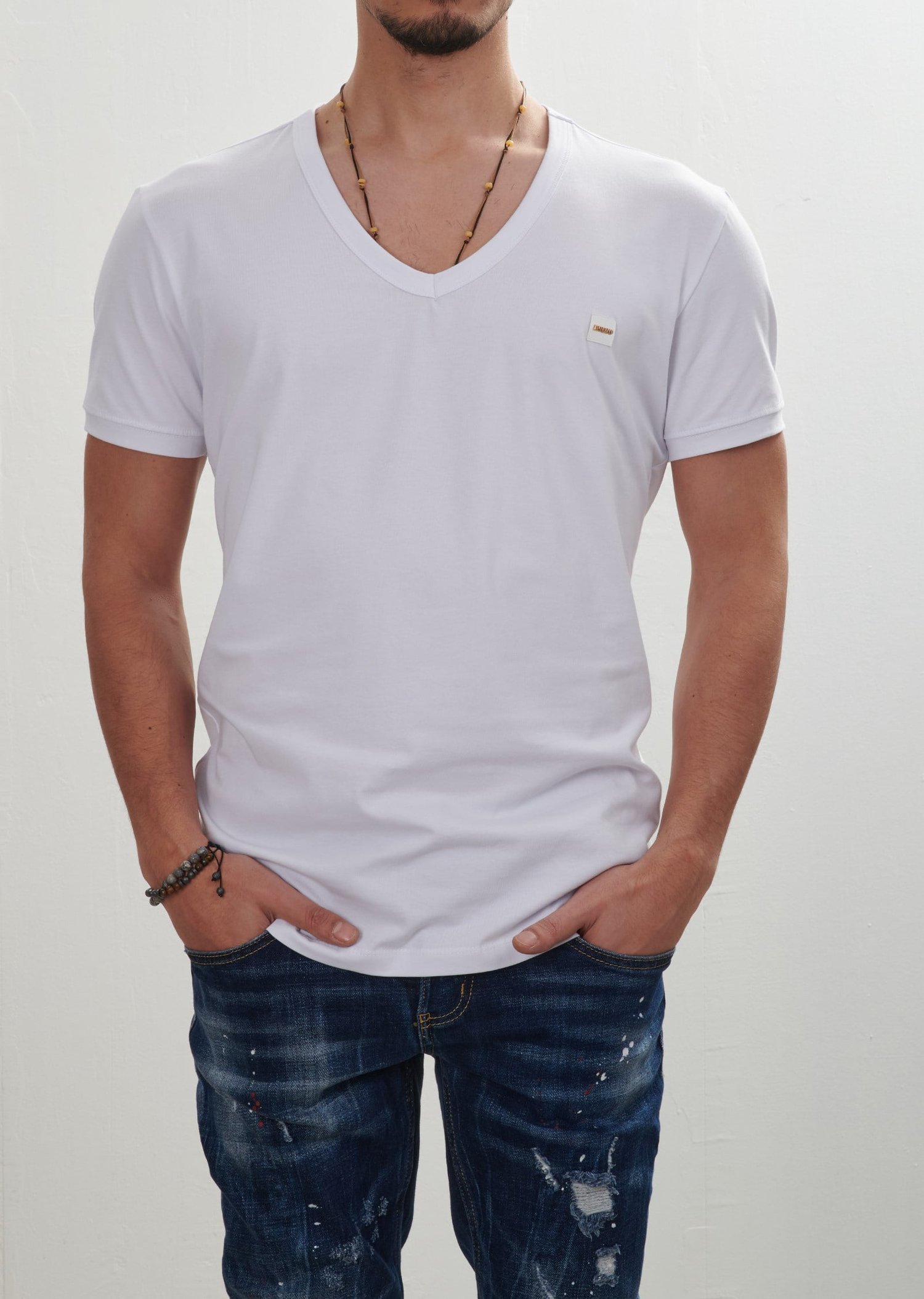 Basic Derin Yaka T-Shirt