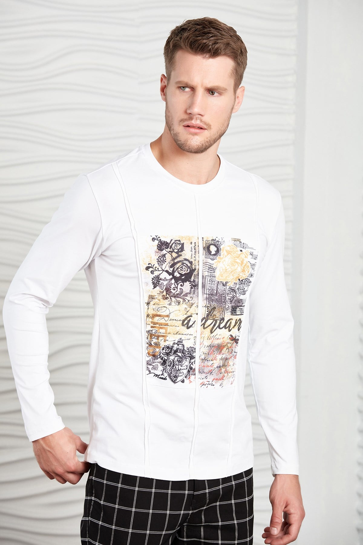 Beyaz Nervürlü Baskılı Sweatshirt