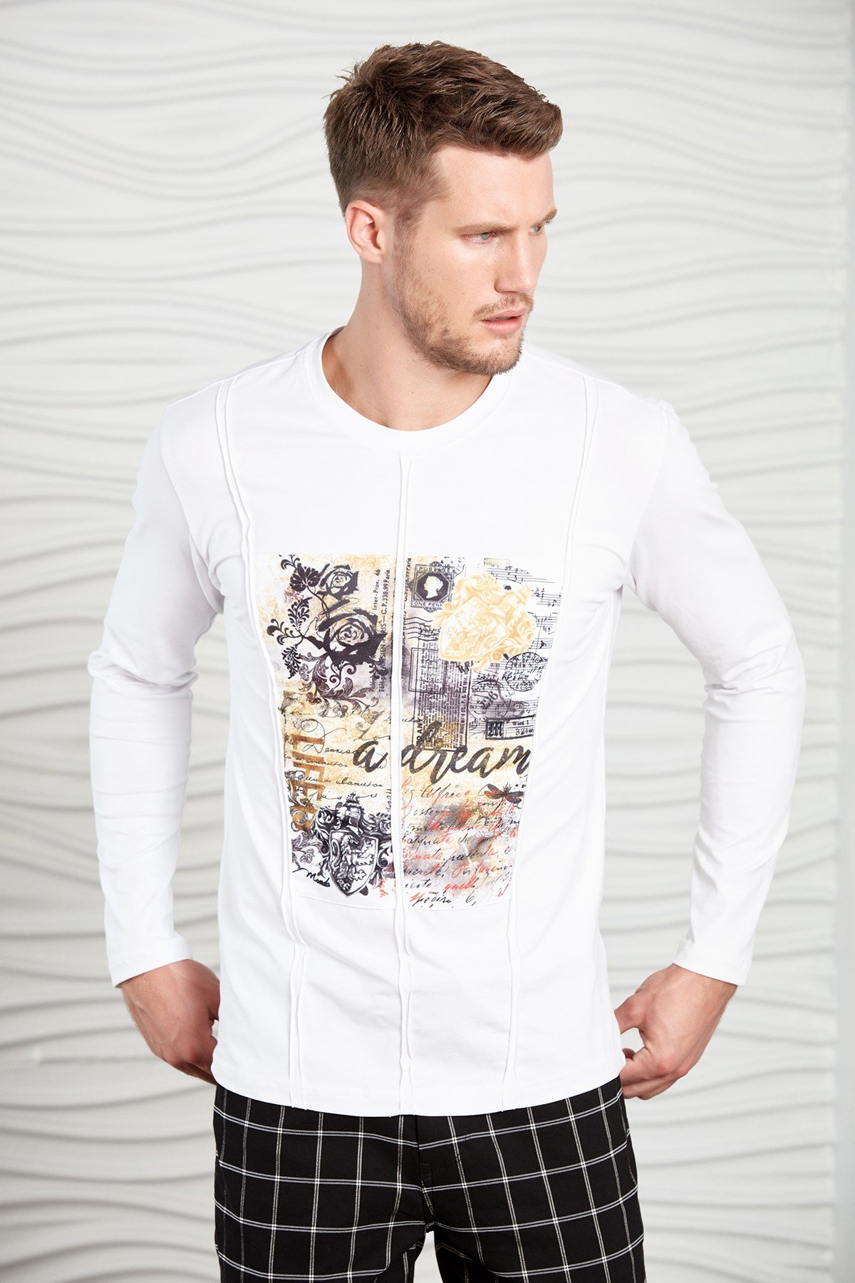 Beyaz Nervürlü Baskılı Sweatshirt