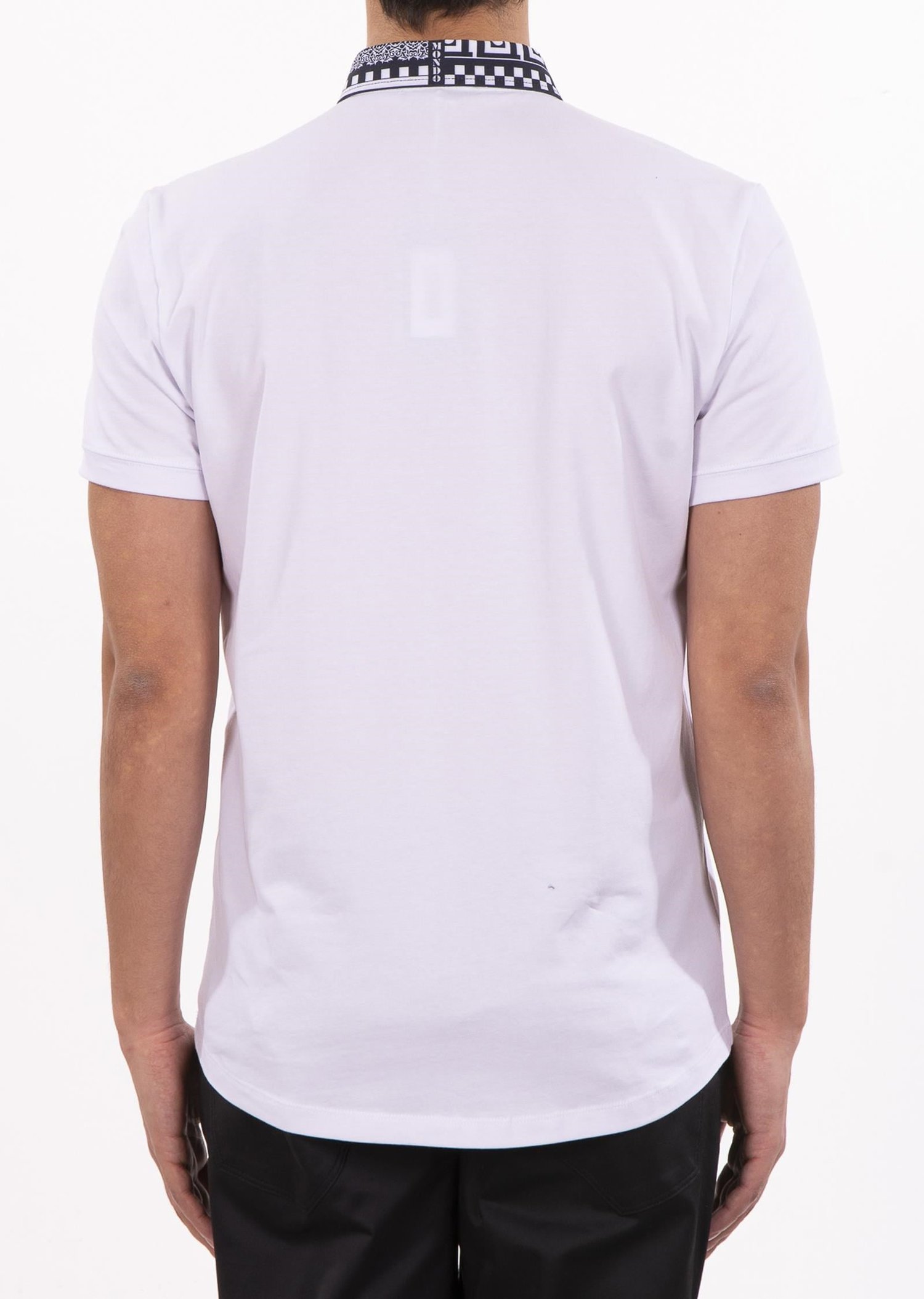 Beyaz Yakası Desenli Polo Yaka T-Shirt