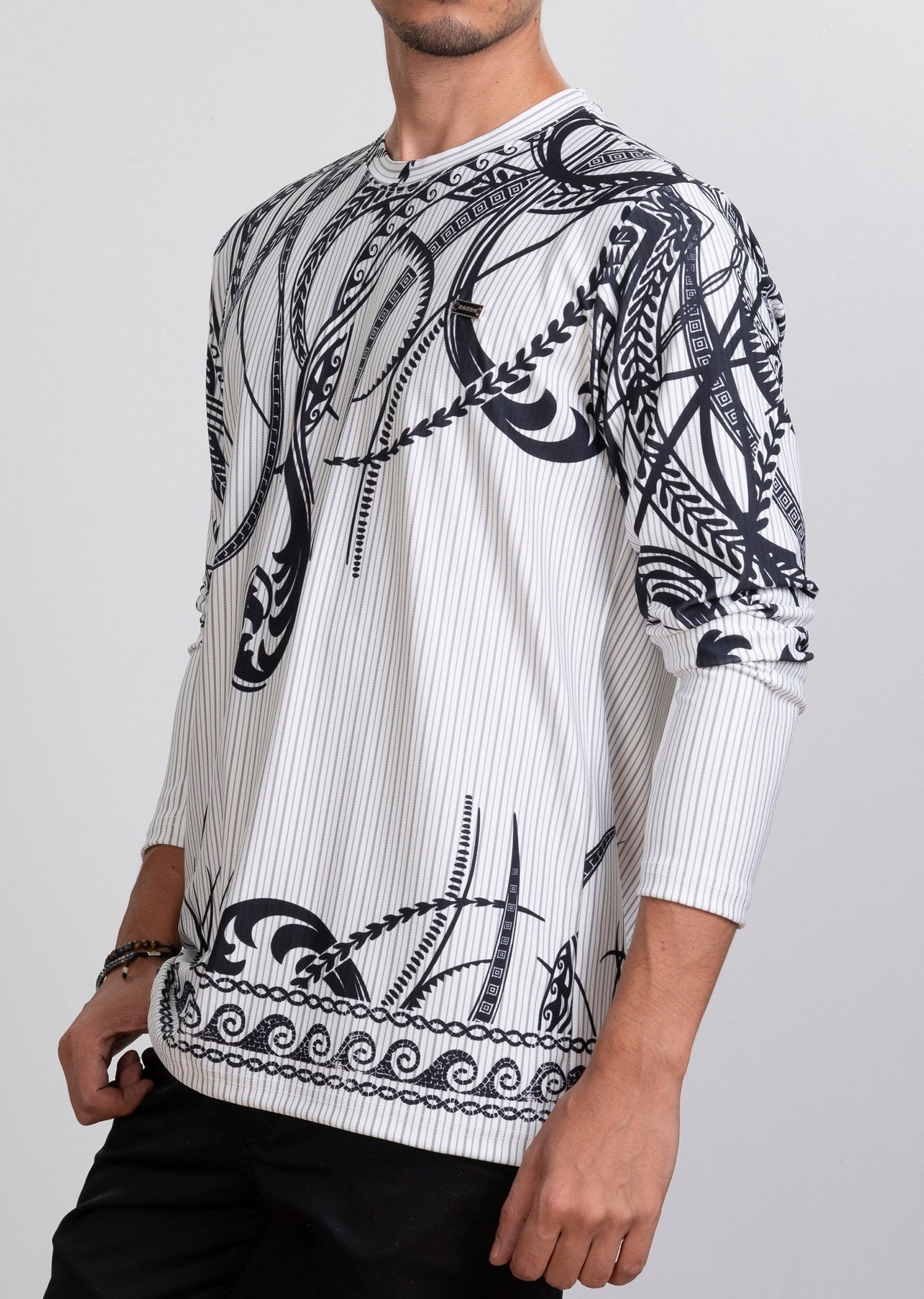 Desenli Beyaz-Siyah Sweatshirt