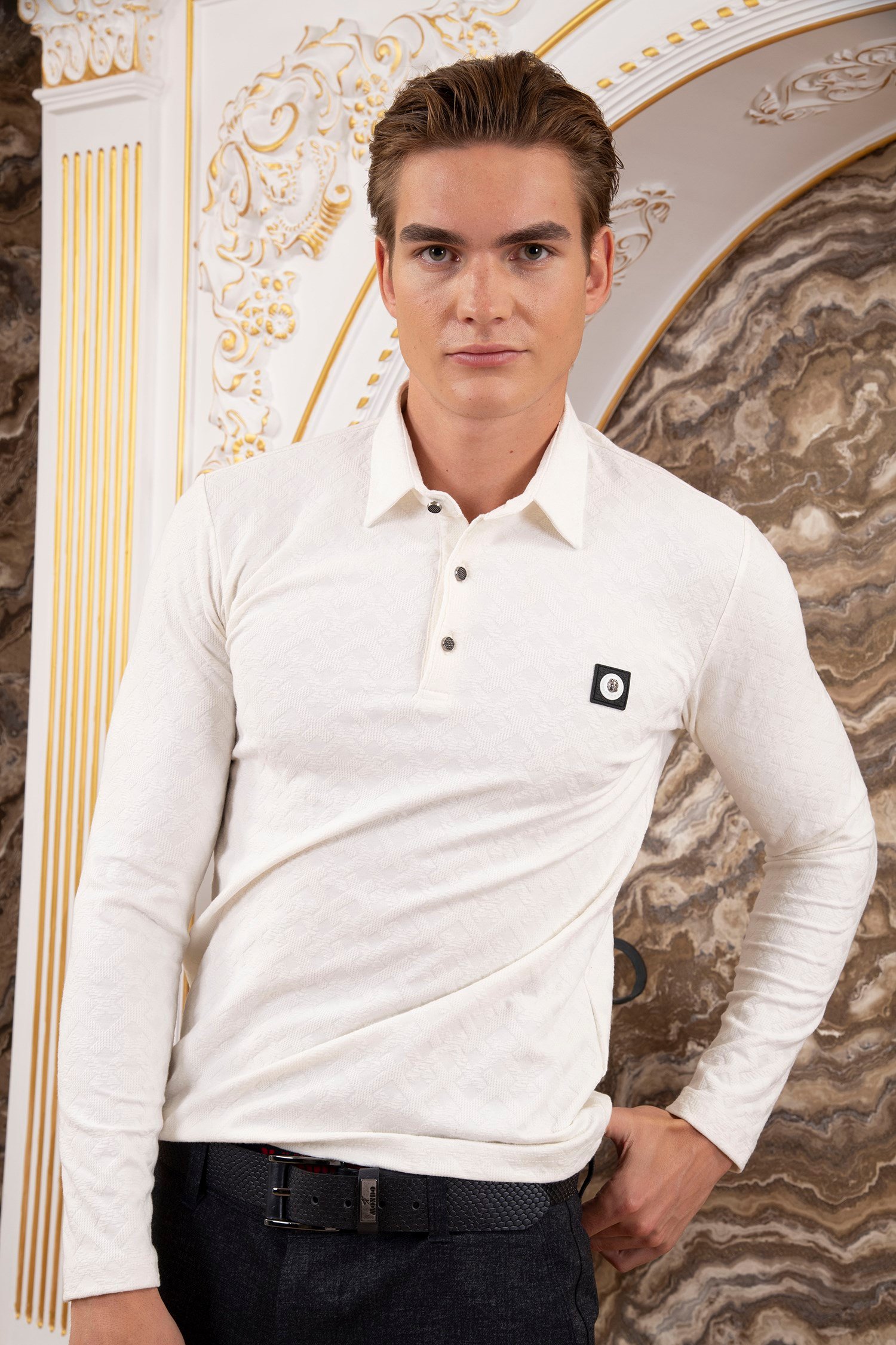 Ekru Kabartma Desenli Sweatshirt