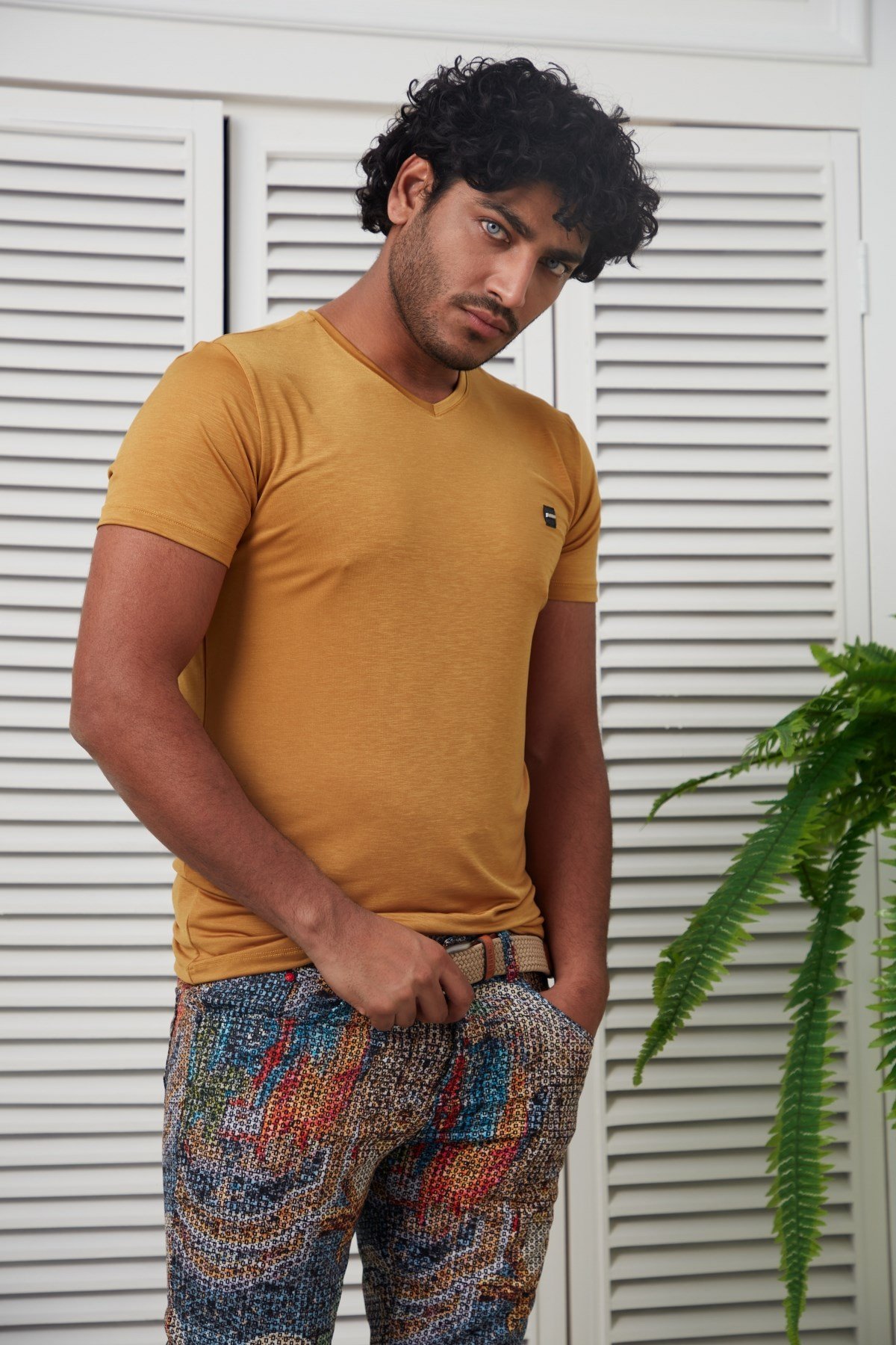 Flamlı V Yaka Parlak Hardal T-Shirt