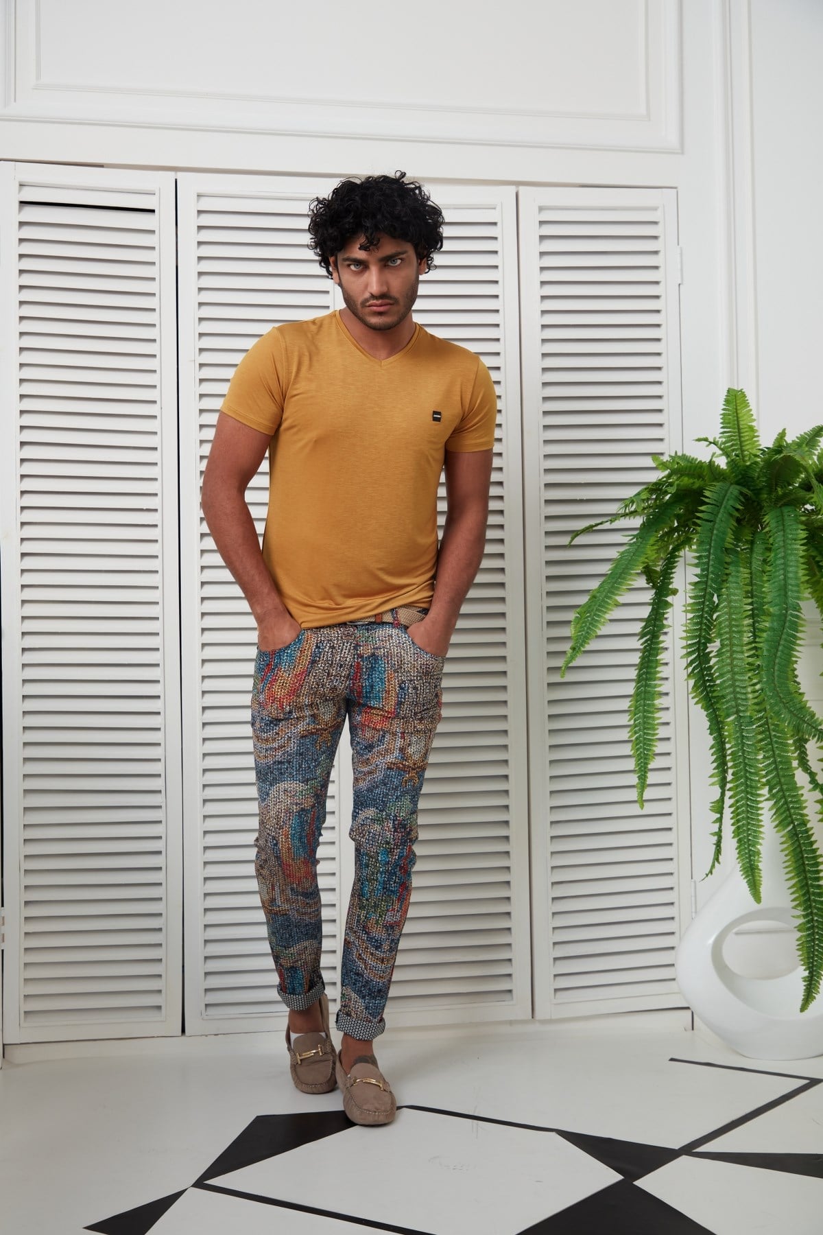 Flamlı V Yaka Parlak Hardal T-Shirt