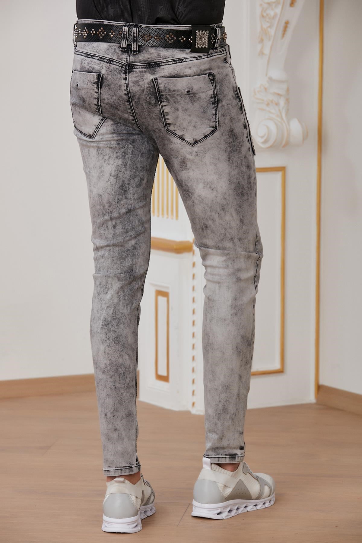 Gri Metal Çakmalı Taşlamalı Jean Pantolon