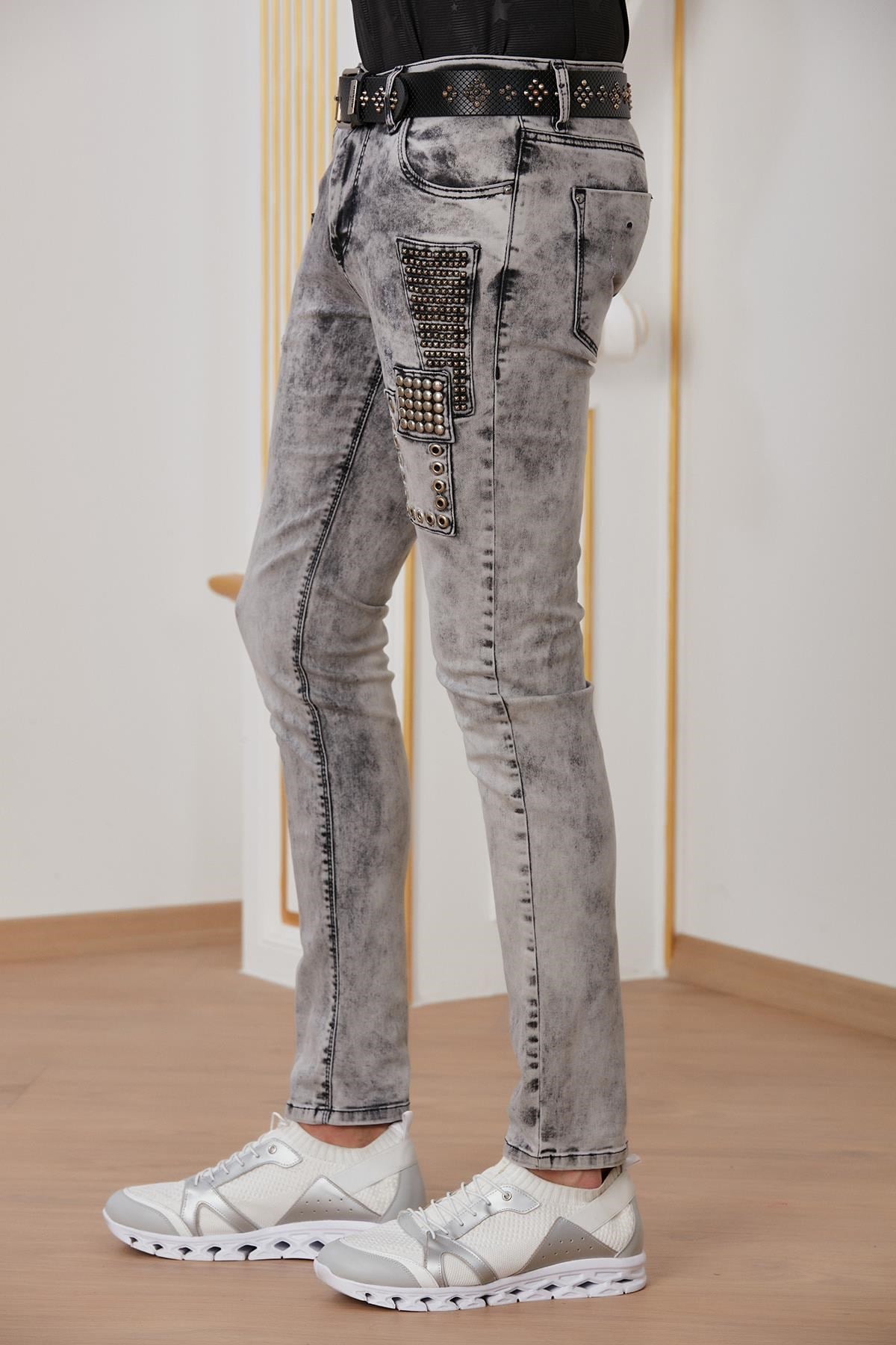 Gri Metal Çakmalı Taşlamalı Jean Pantolon