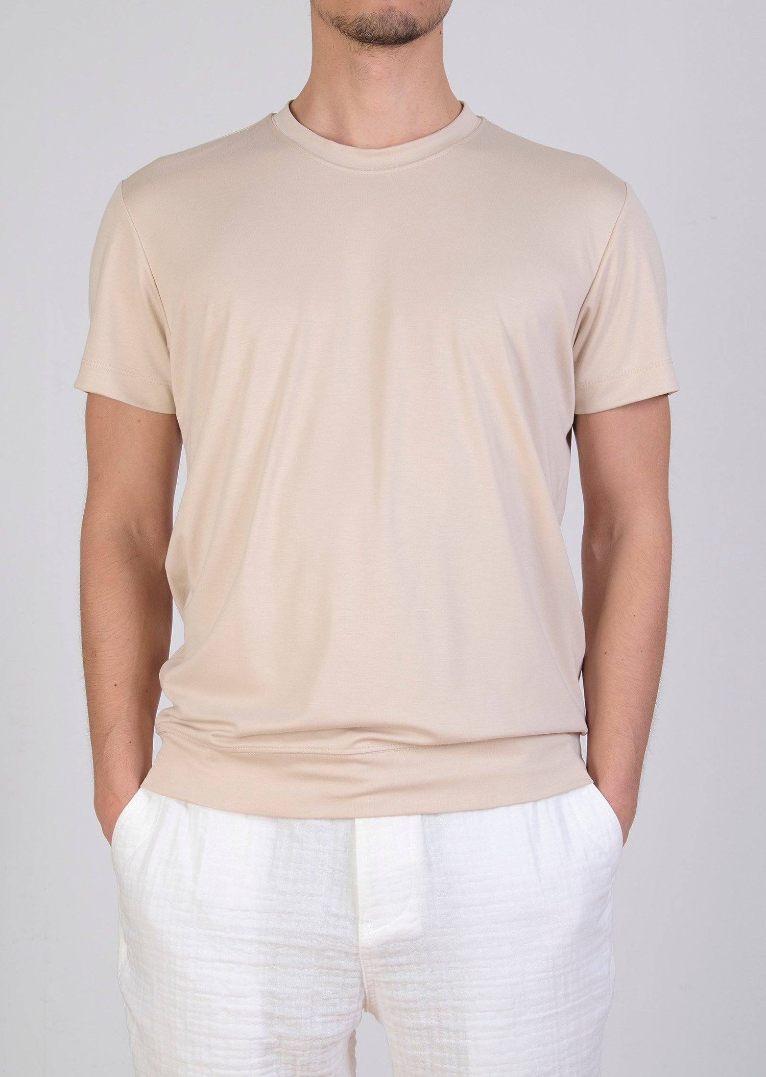 Krem Metal İnterlok Logo Detaylı Bisiklet Yaka T-Shirt