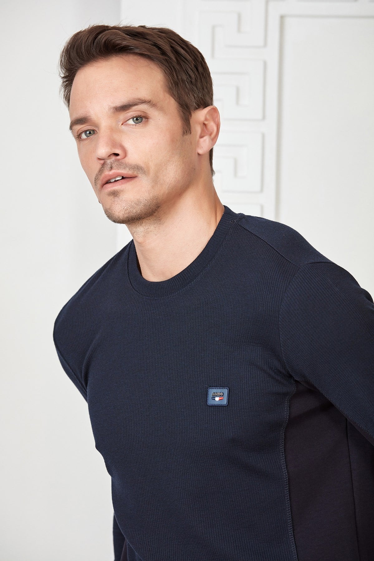 Lacivert Kol ve Yan Garnili Sweatshirt