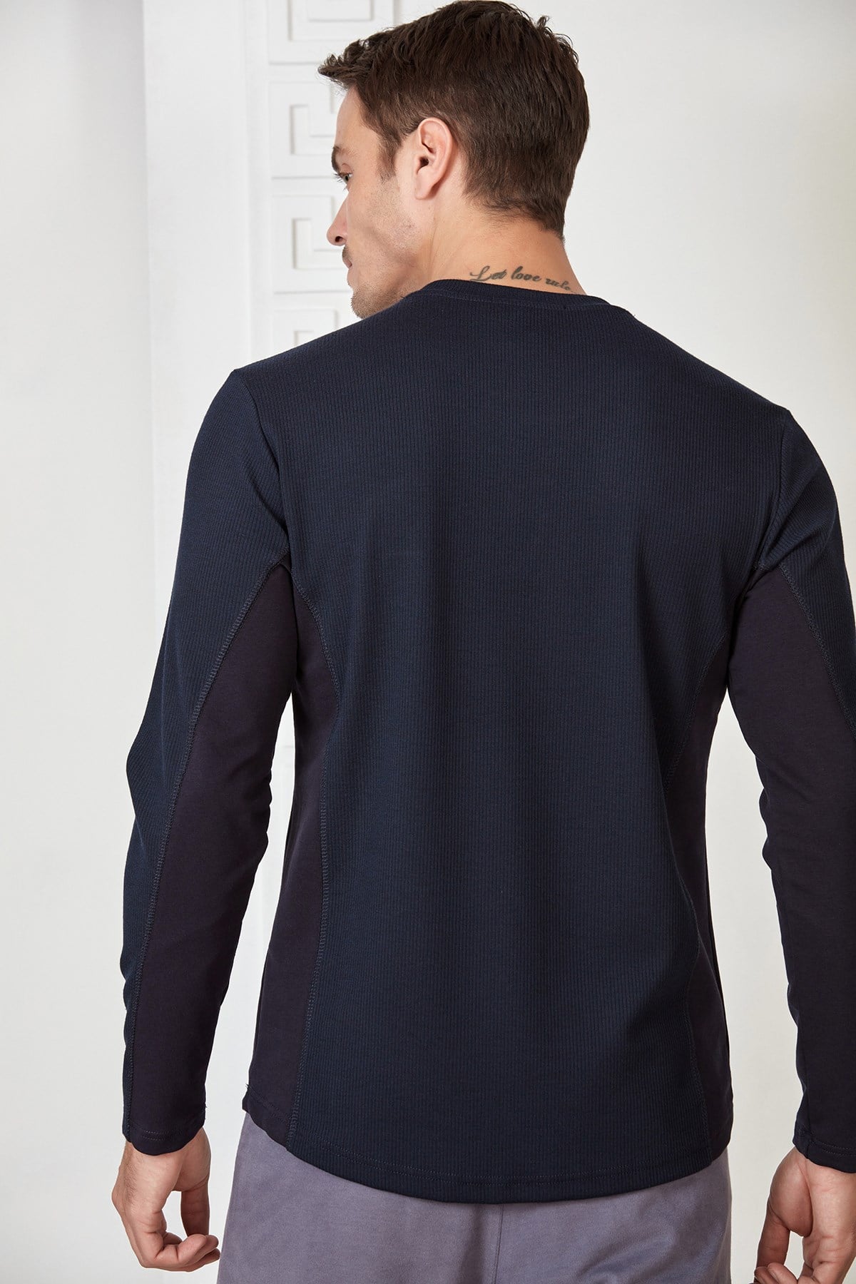 Lacivert Kol ve Yan Garnili Sweatshirt