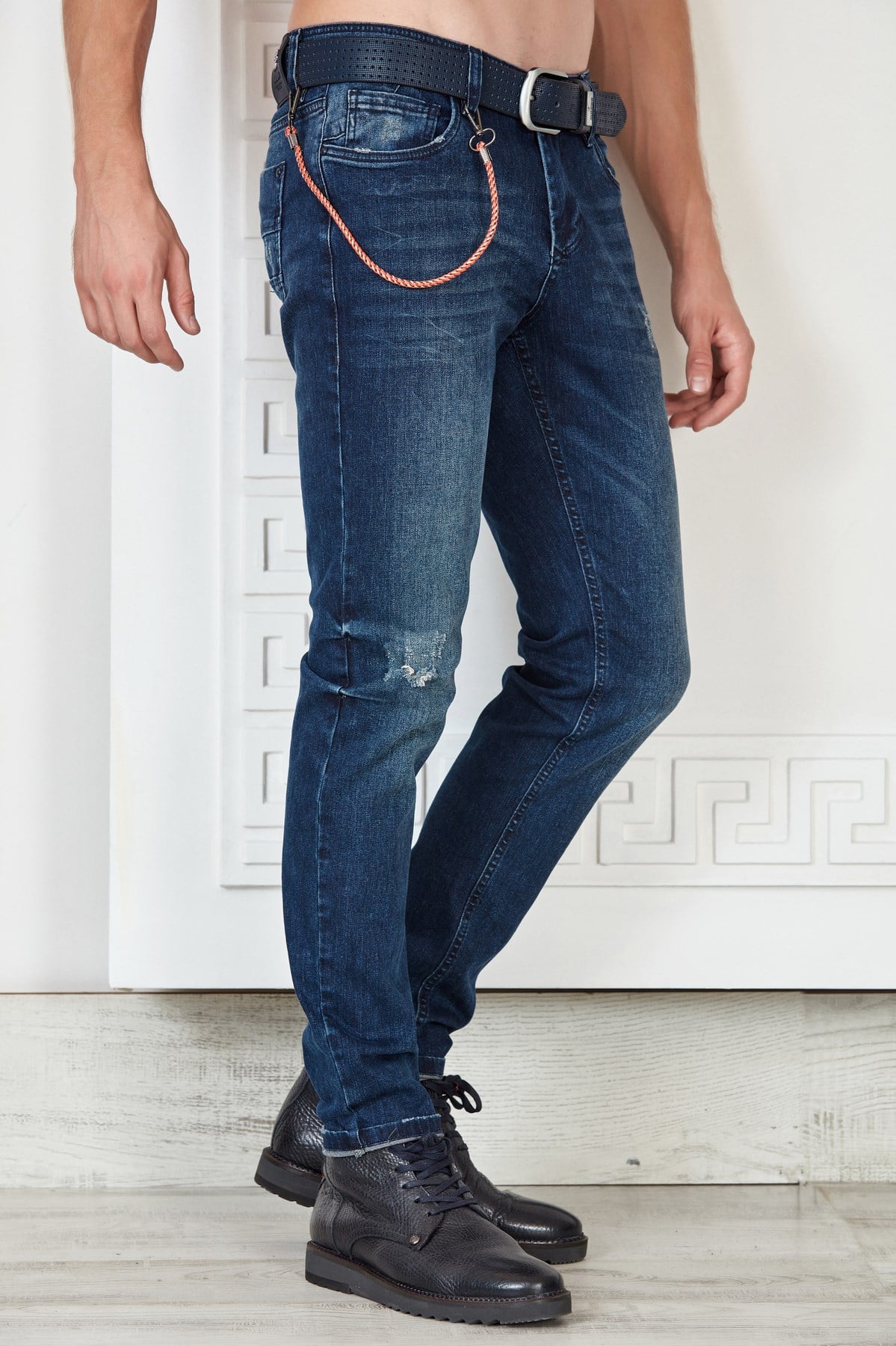 Lacivert Yıpratmalı Slim Fit Jean