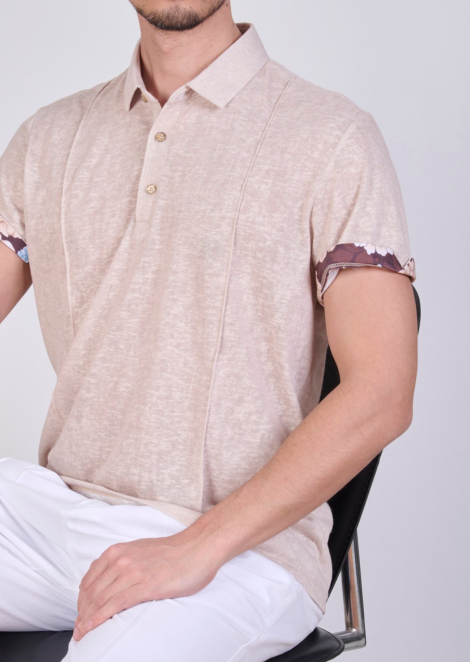 Mondo Kol Desen Detaylı Krem Polo Yaka T-Shirt