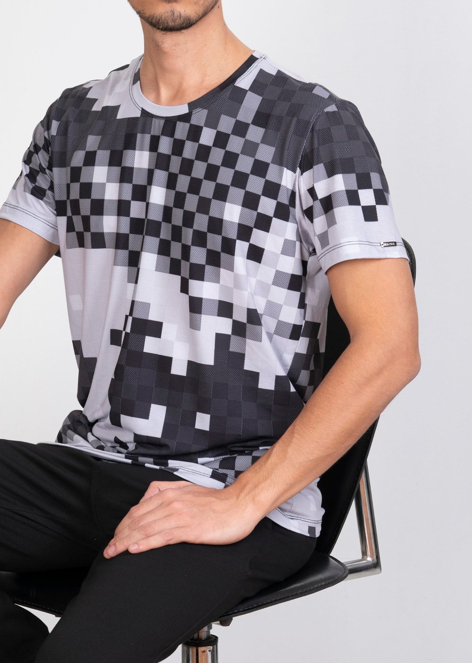 Mondo Piksel Desenli Siyah-Beyaz T-Shirt