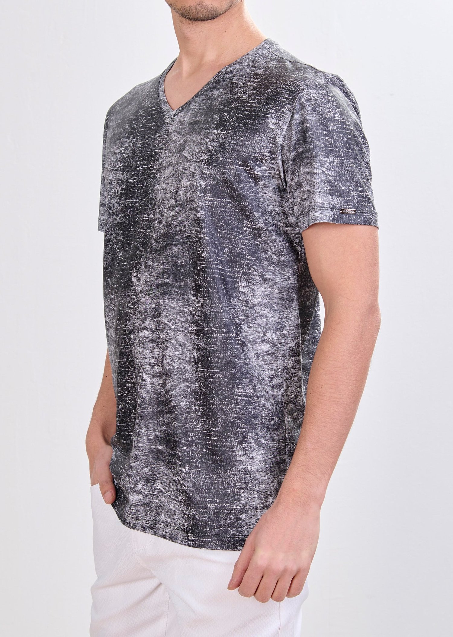 Mondo Yılan Derisi Baskılı Siyah T-Shirt