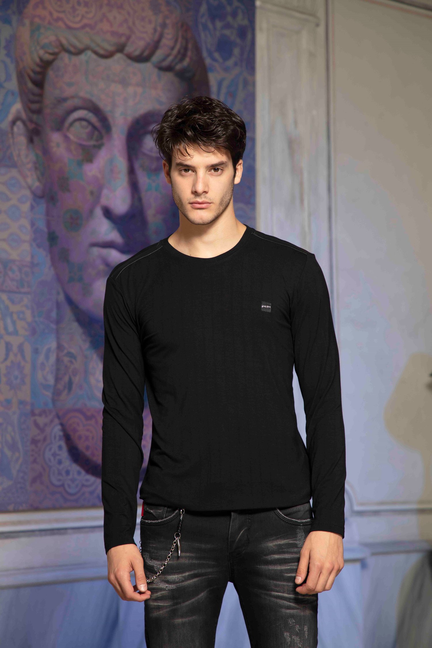 Omuzları Aplikeli Çizgili Bisiklet Yaka Siyah Sweatshirt