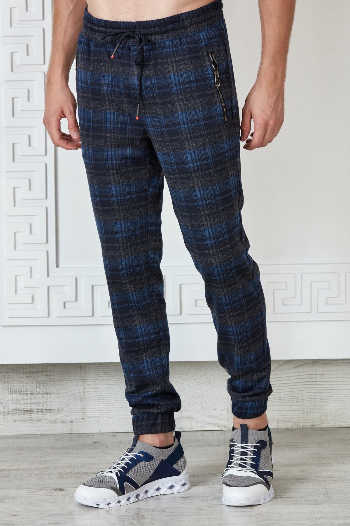 Saks-Lacivert Ekoseli Jogger Pantolon