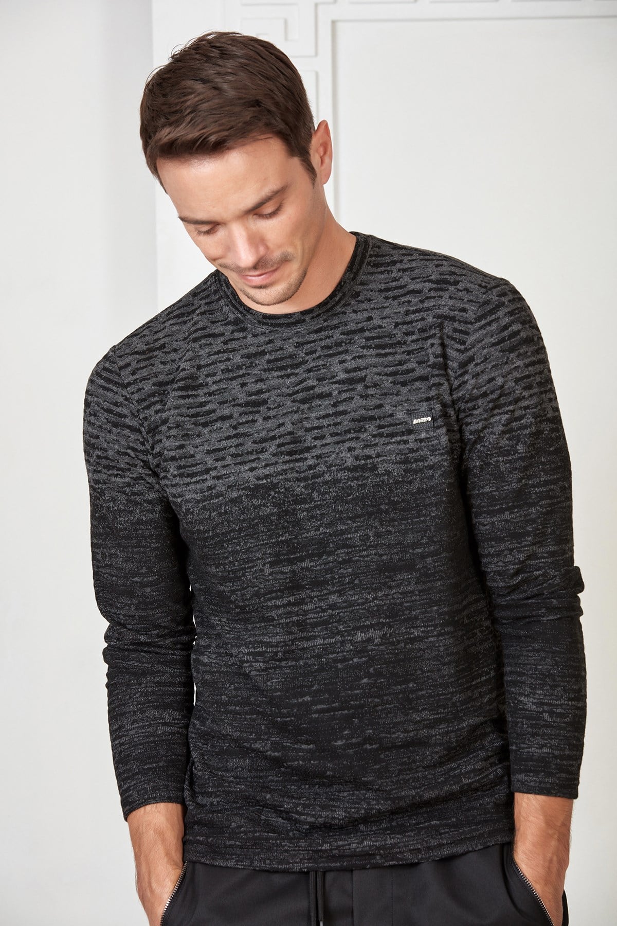 Siyah-Antrasit Renk Geçişli Flam Desenli Sweatshirt