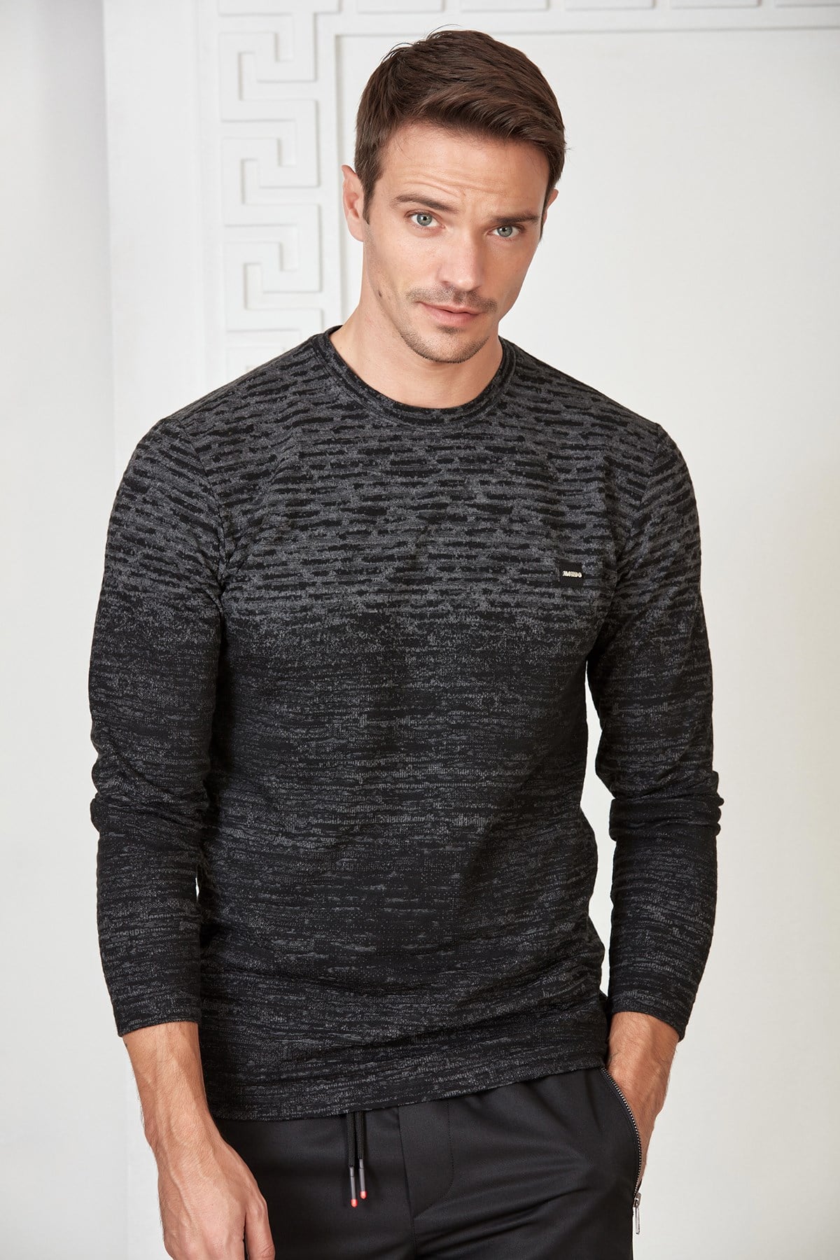 Siyah-Antrasit Renk Geçişli Flam Desenli Sweatshirt