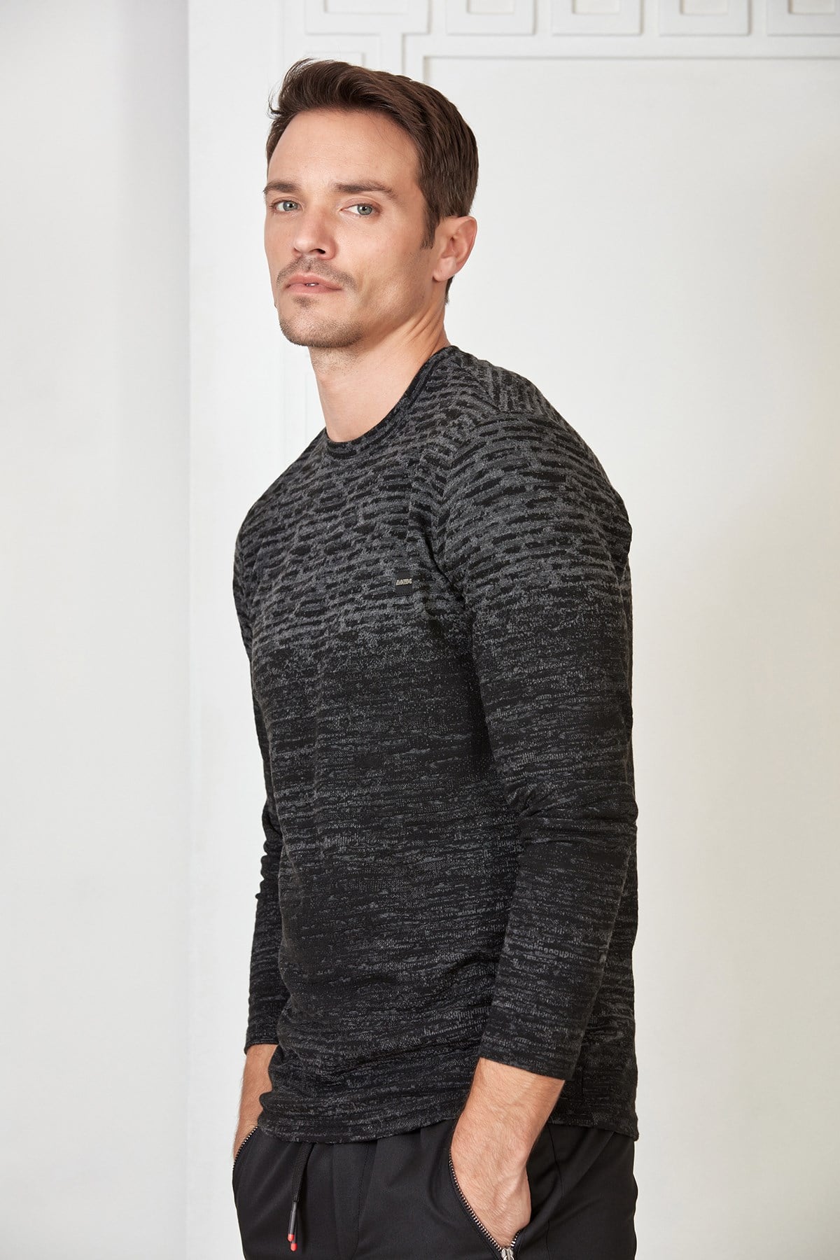 Siyah-Antrasit Renk Geçişli Flam Desenli Sweatshirt