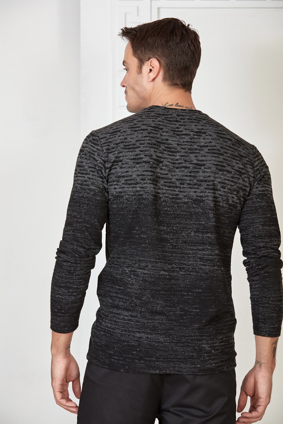 Siyah-Antrasit Renk Geçişli Flam Desenli Sweatshirt