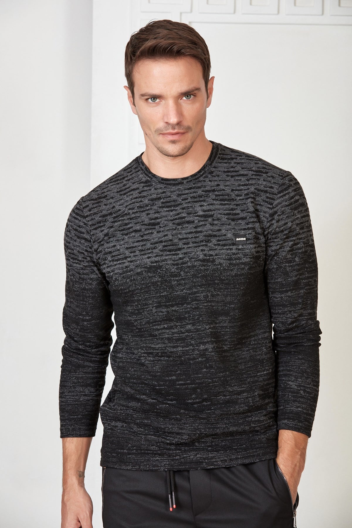 Siyah-Antrasit Renk Geçişli Flam Desenli Sweatshirt