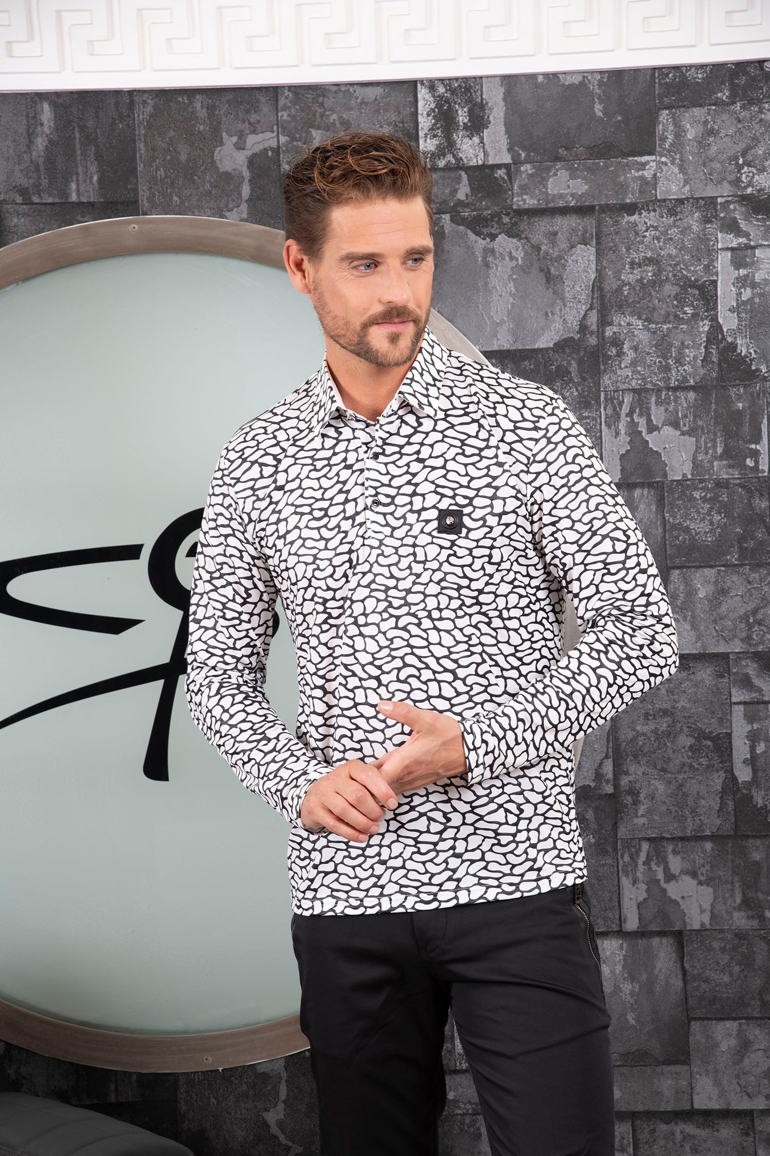 Siyah-Beyaz Desenli Sweatshirt