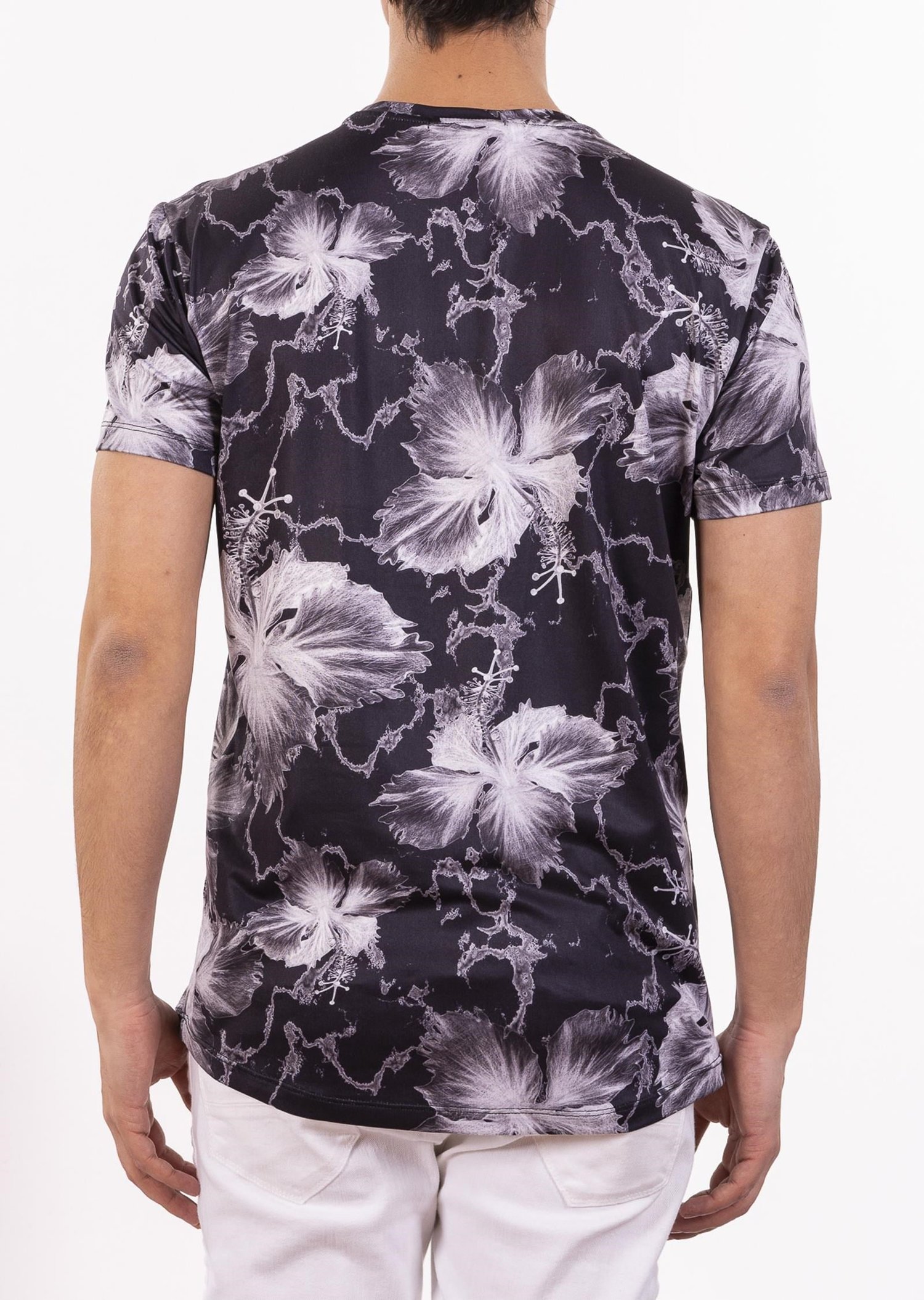 Siyah Çiçek Baskılı V Yaka T-Shirt