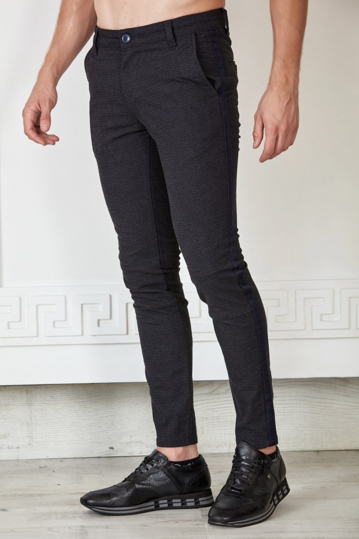 Siyah Desenli Yanı Şeritli Skinny Fit Pantolon