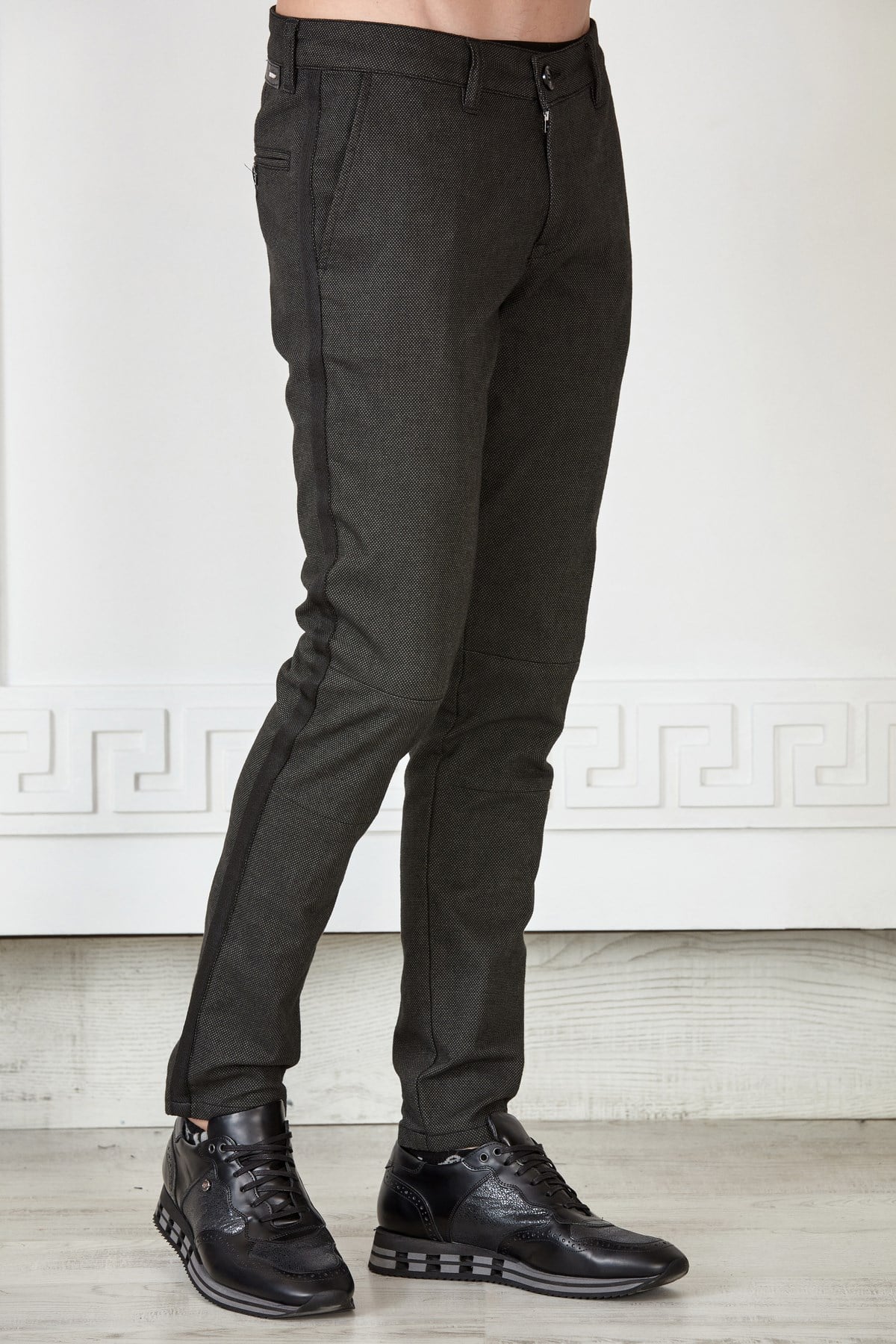 Siyah Desenli Yanı Şeritli Slim Fit Pantolon