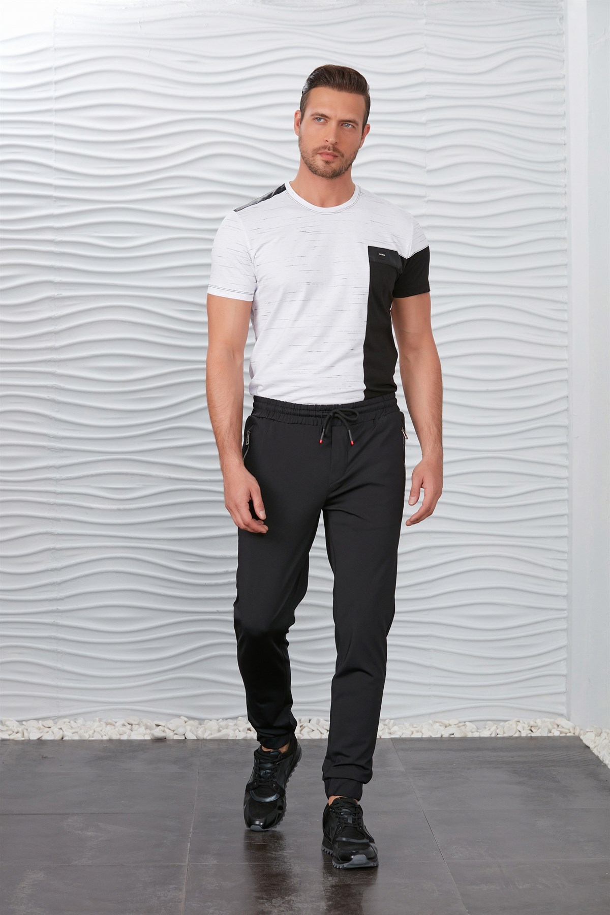 Siyah Eşofman Kumaşlı Basic Jogger Pantolon