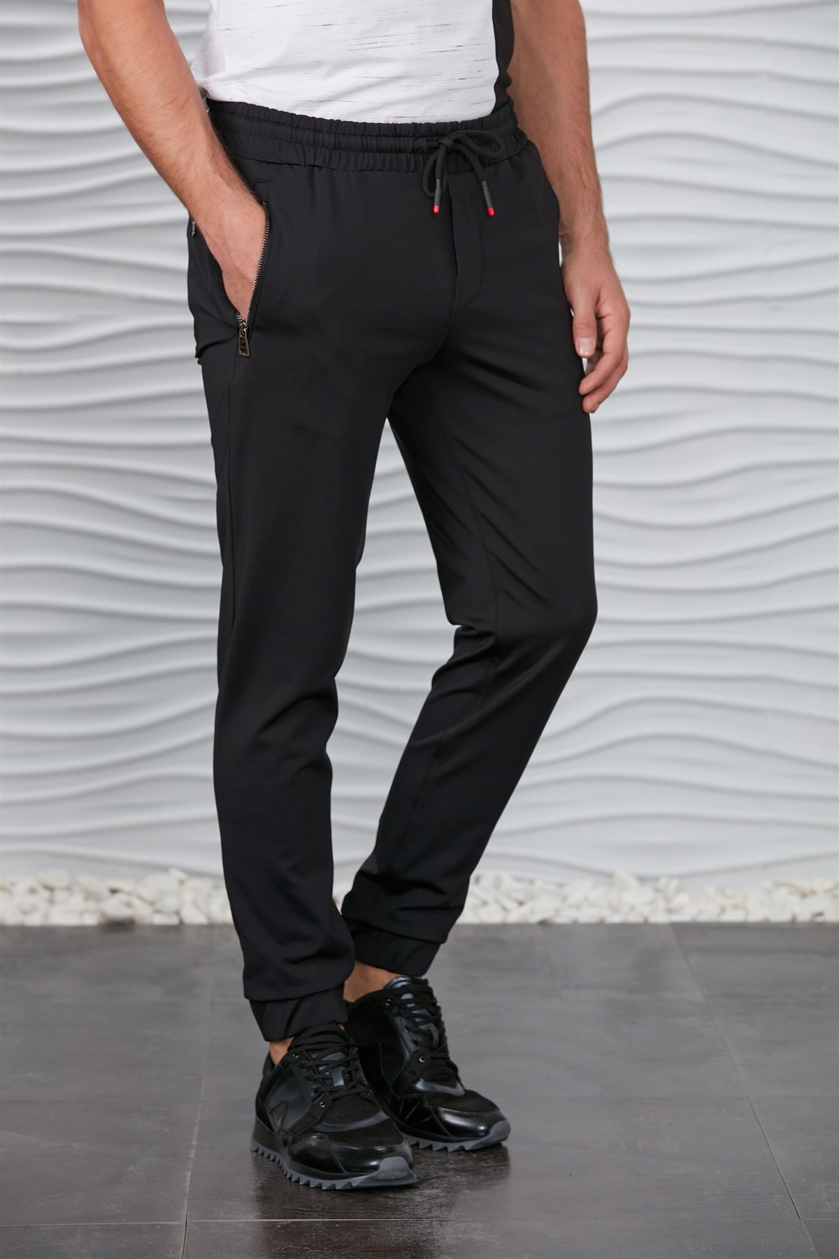 Siyah Eşofman Kumaşlı Basic Jogger Pantolon