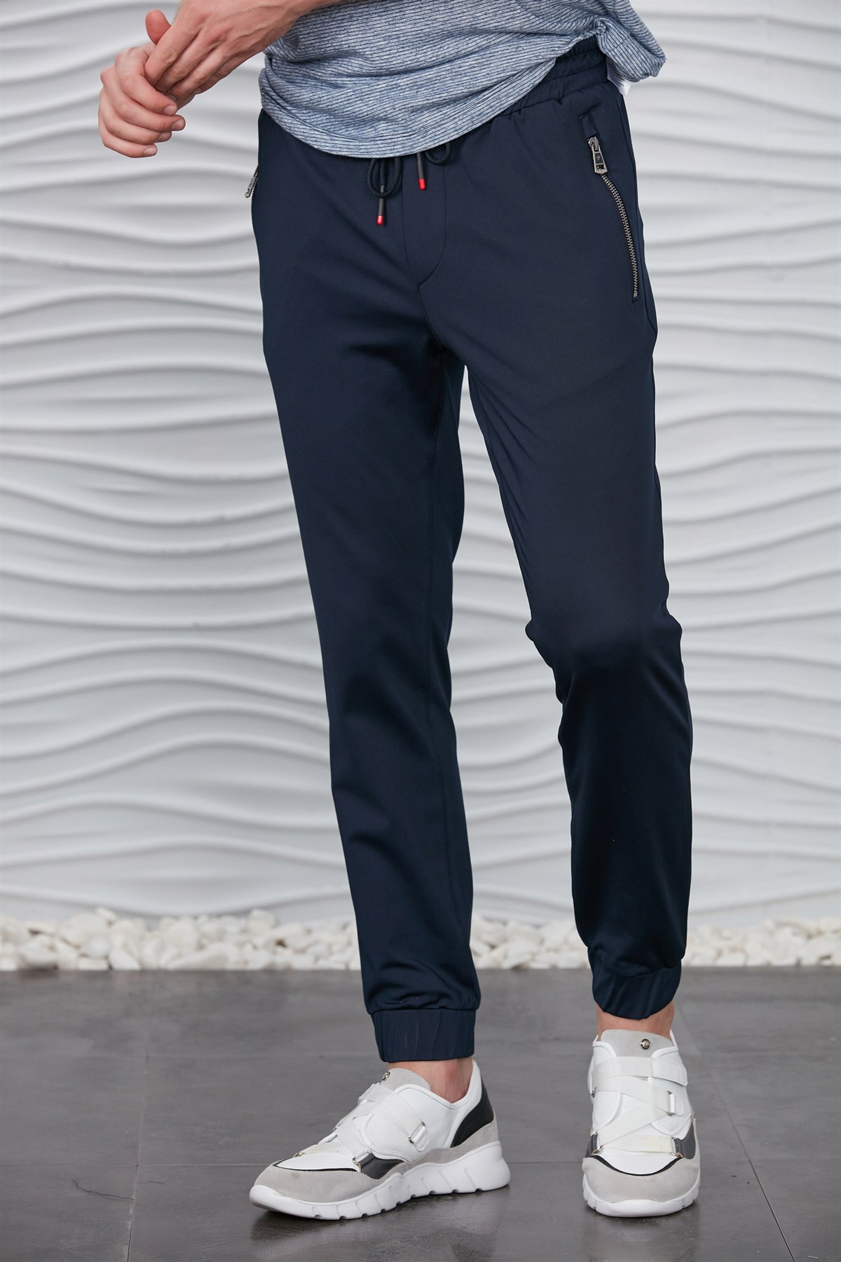 Siyah Eşofman Kumaşlı Basic Jogger Pantolon
