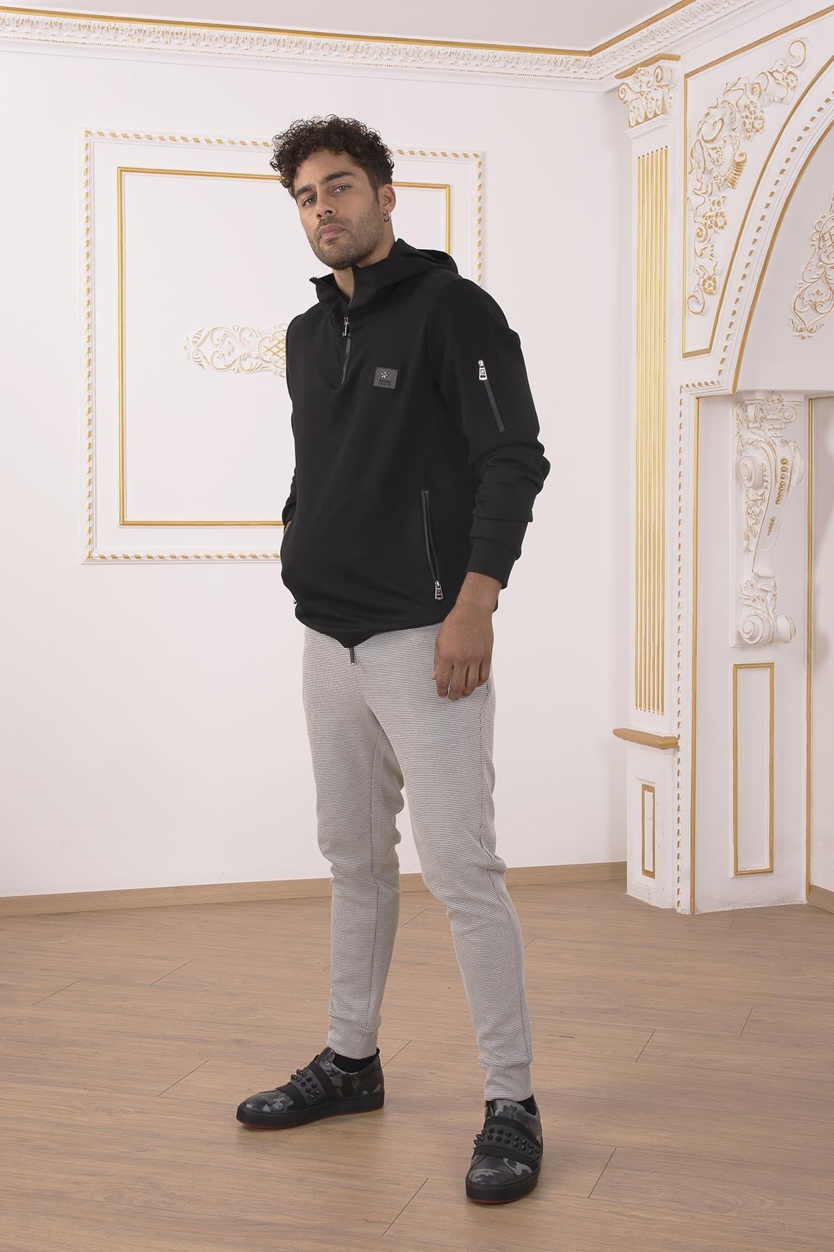 Siyah Kapüşonlu Sweatshirt