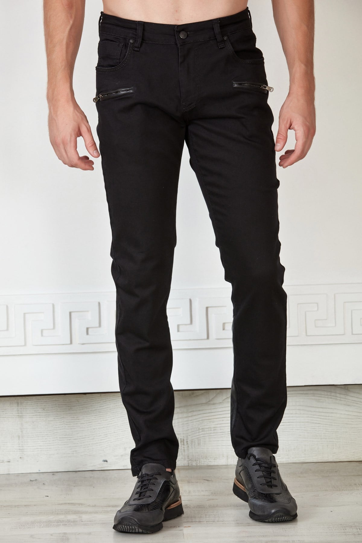 Siyah  Paçası Deri Garnili Fermuarlı Slim Fit Pantolon