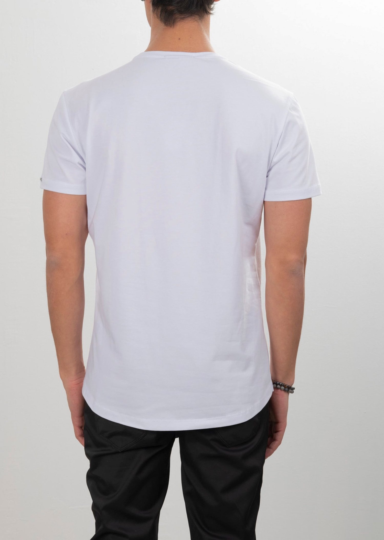 Taşlı Kurukafa Desenli Oval Yaka T-Shirt
