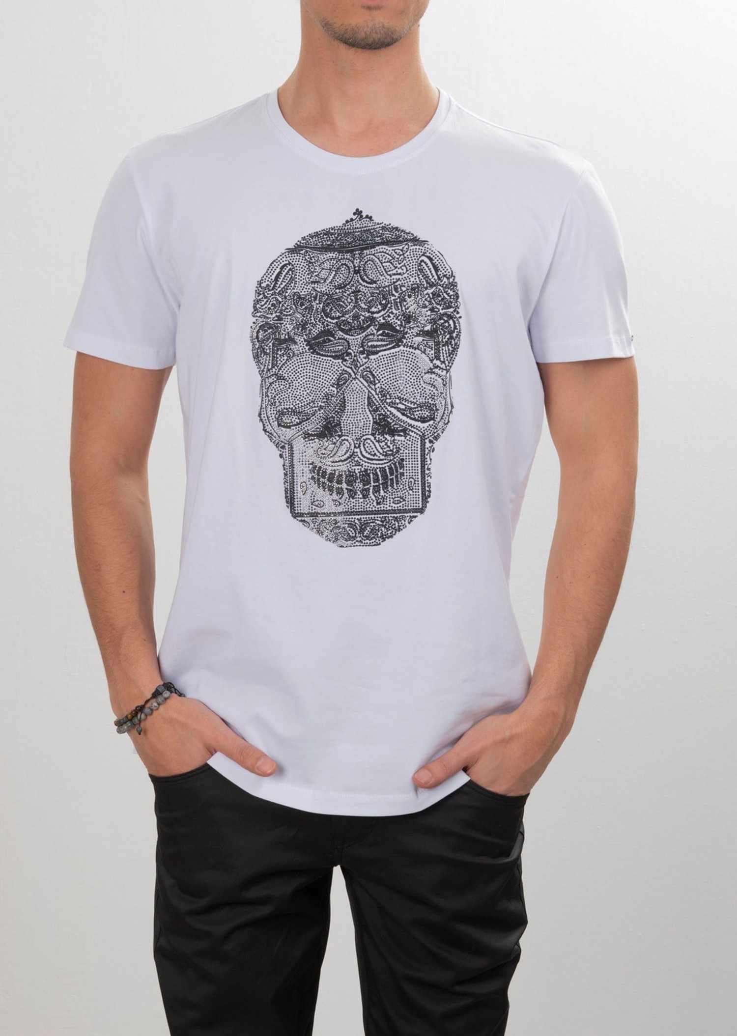 Taşlı Kurukafa Desenli Oval Yaka T-Shirt