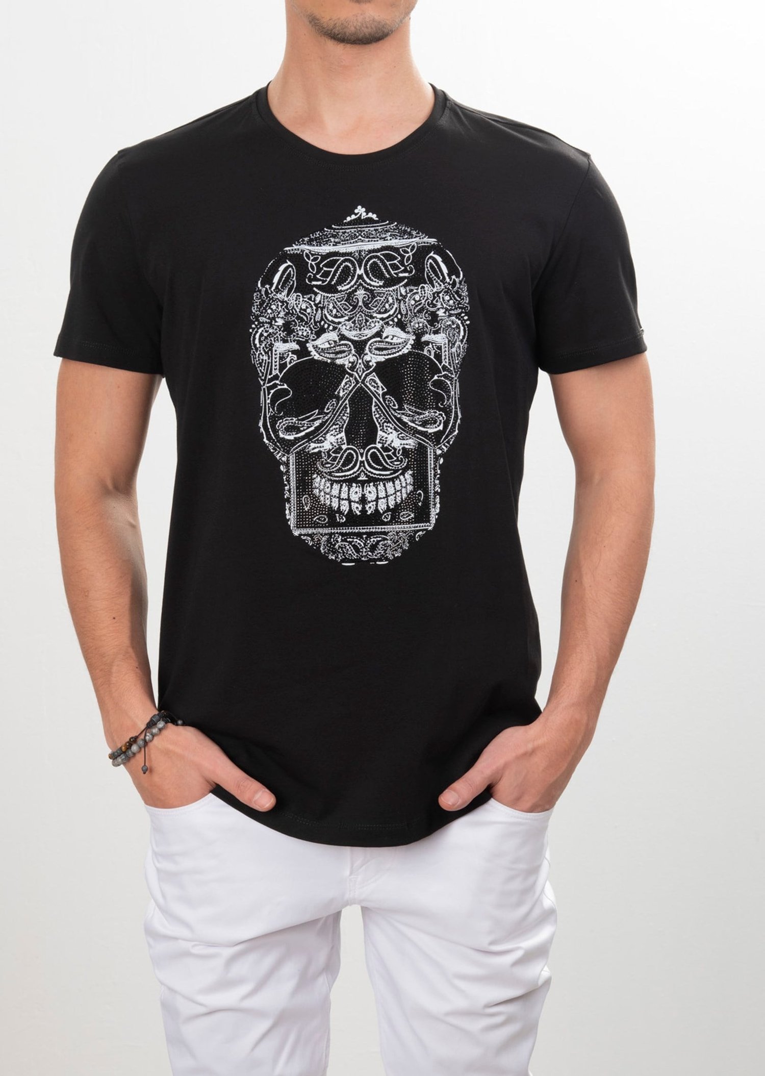 Taşlı Kurukafa Desenli Oval Yaka T-Shirt