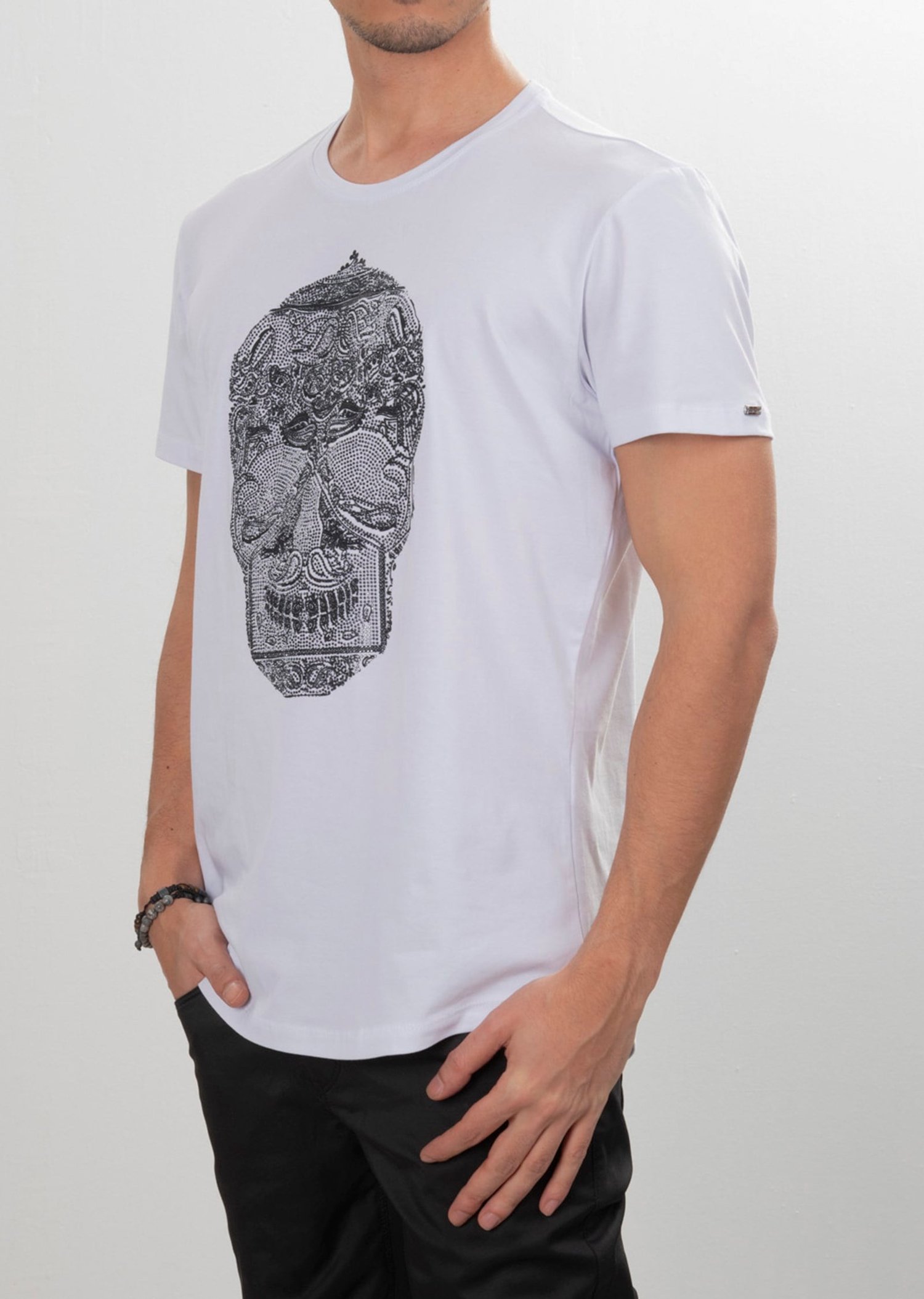 Taşlı Kurukafa Desenli Oval Yaka T-Shirt
