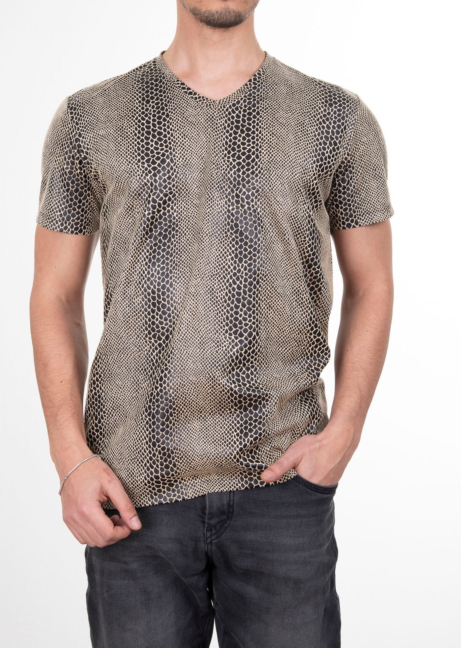Yılan Derisi Desenli V Yaka T-Shirt