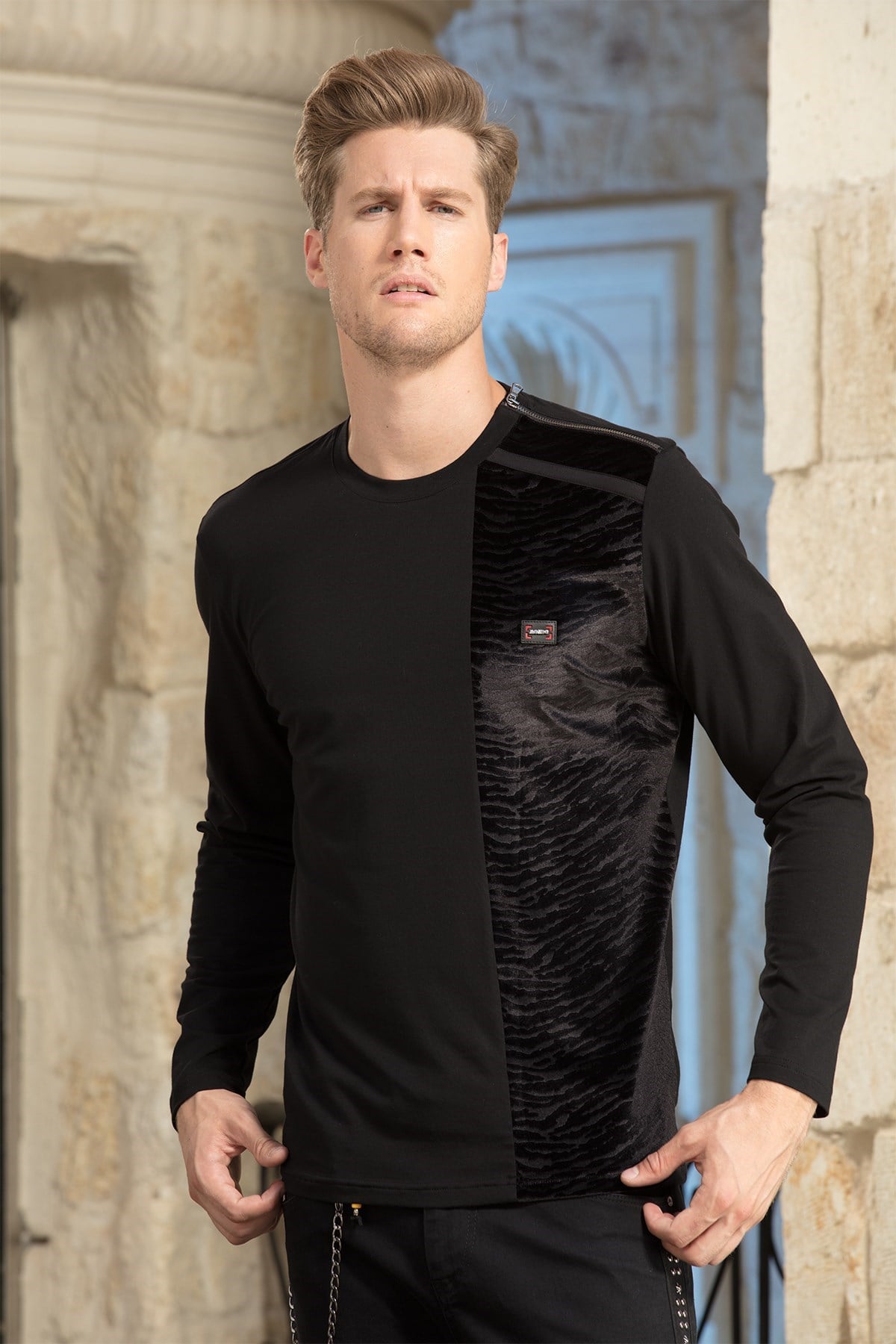 Zebra Kumaş Garnili Omzu Fermuarlı Siyah Sweat