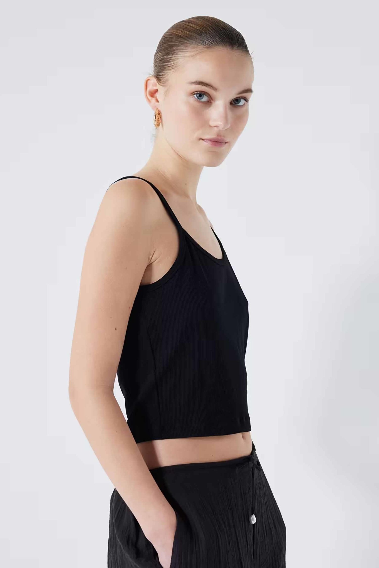IPEKYOL SIYAH 70136 / T-SHIRT