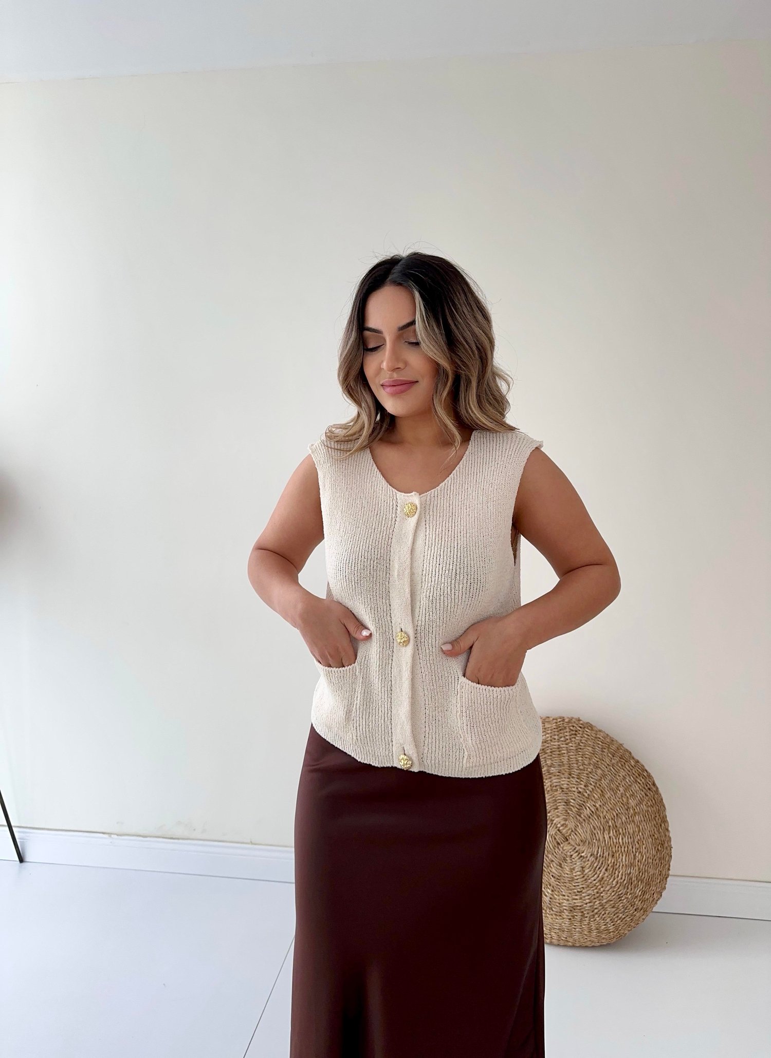 Gold Düğmeli Triko Yelek Taş