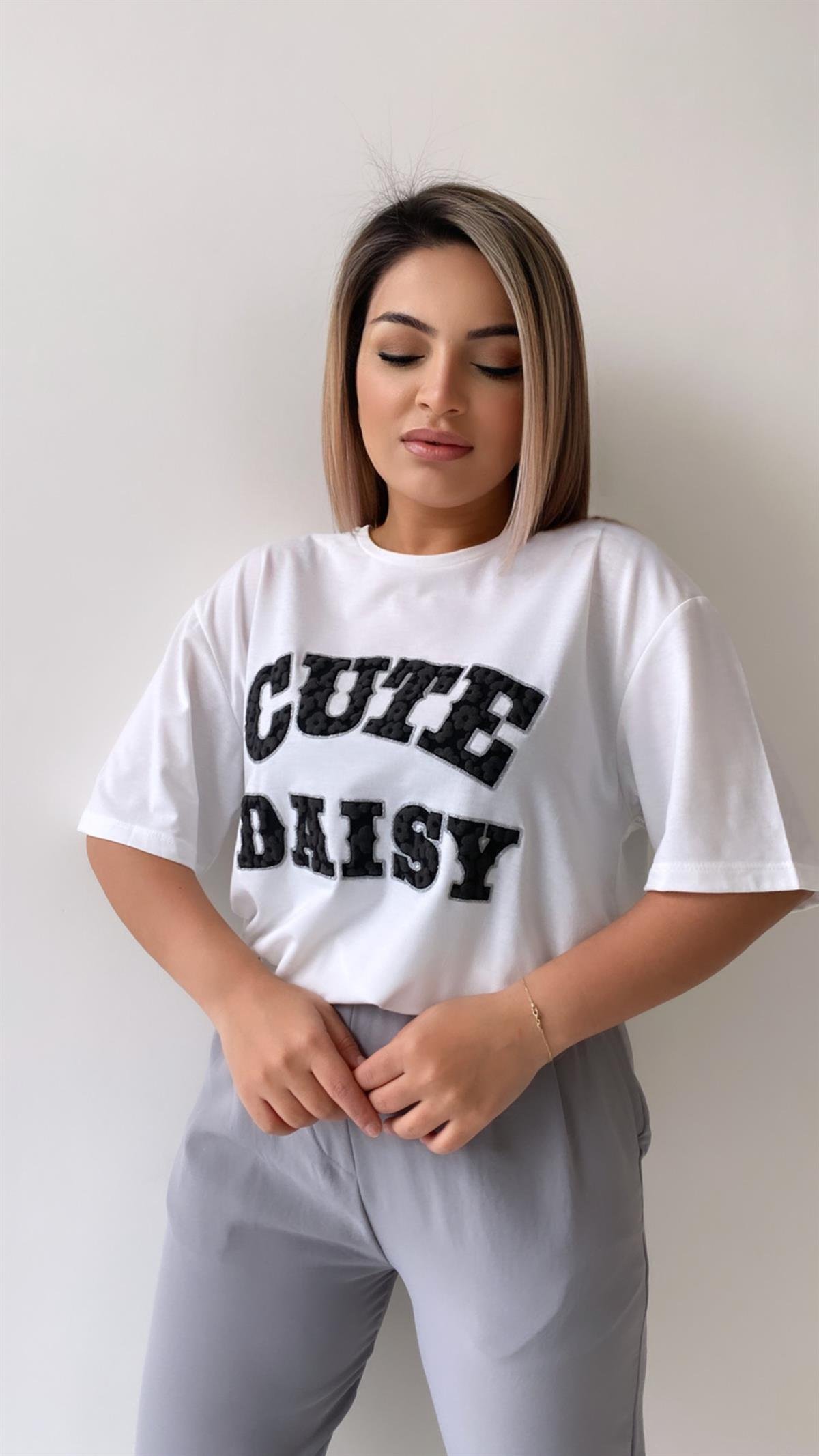 Kabartmalı Cute Daisy Tişört Ekru Füme
