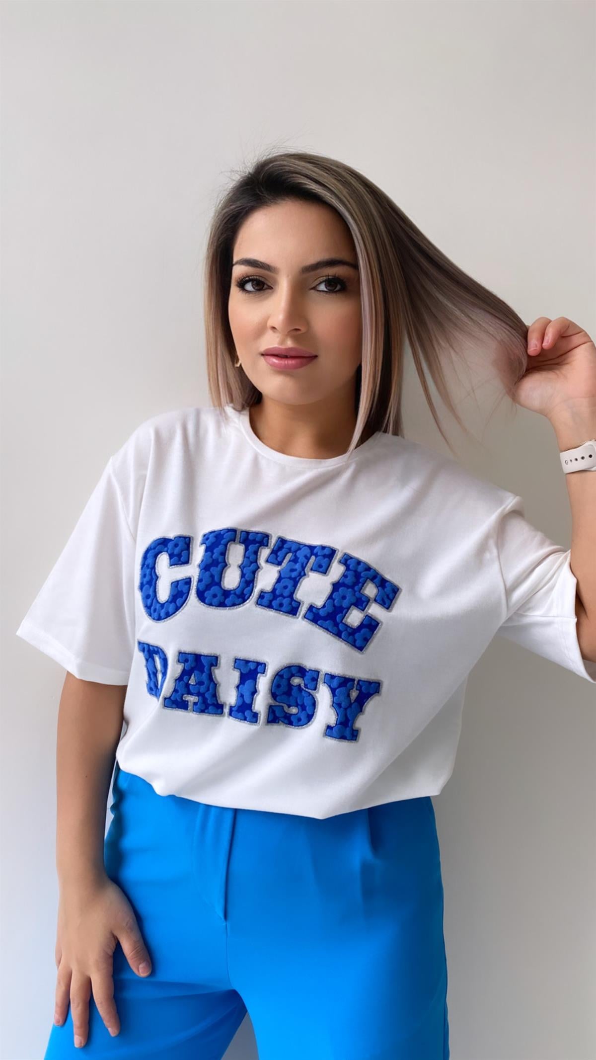 Kabartmalı Cute Daisy Tişört Ekru Mavi