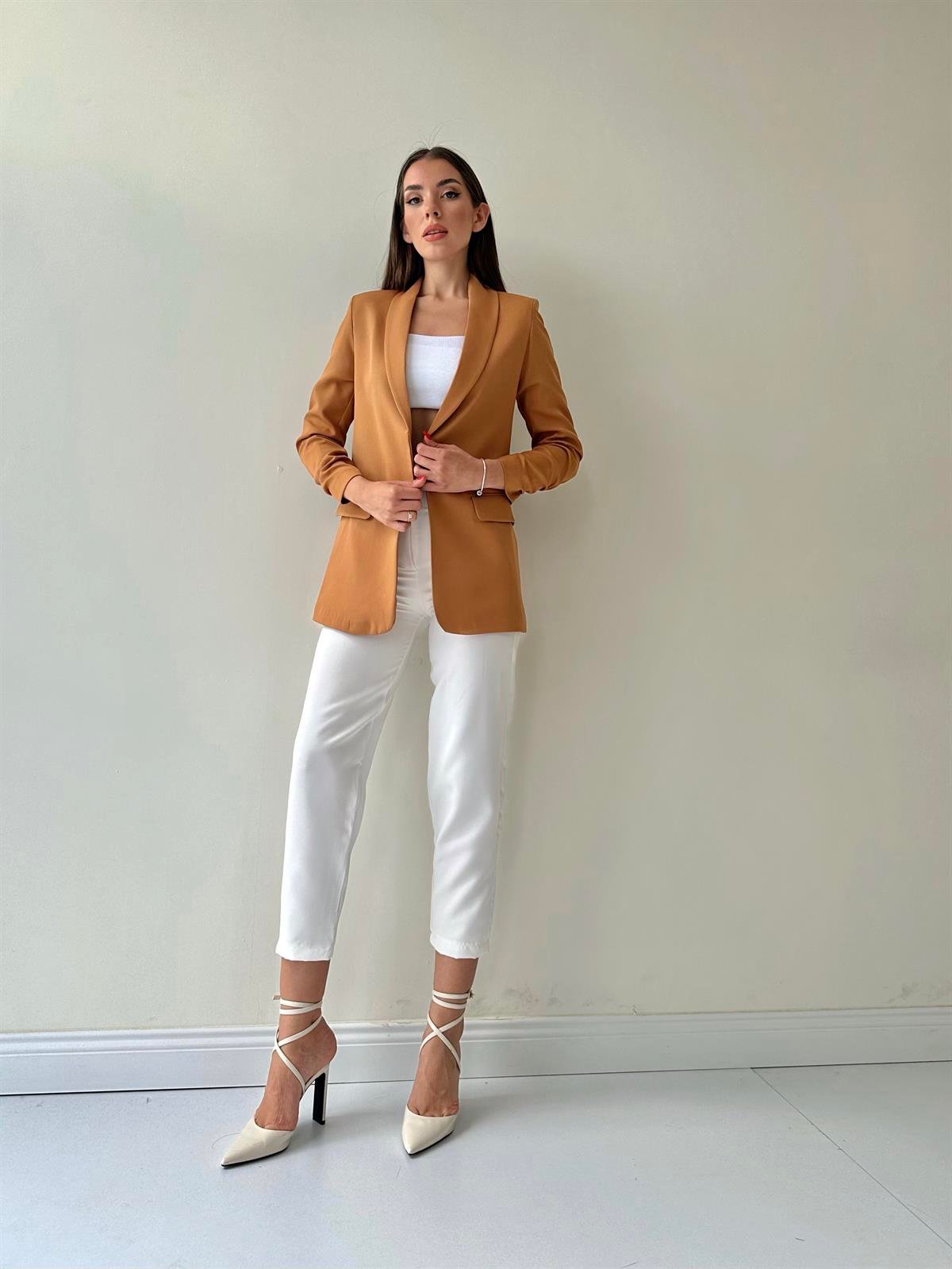 Kolu Büzgülü Blazer Ceket Camel