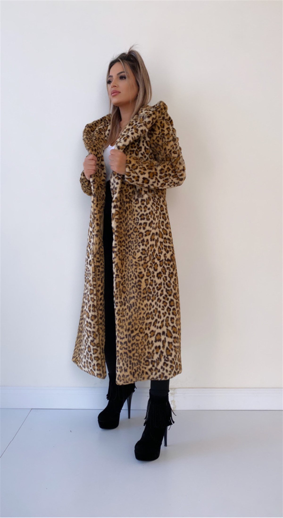 Leopar Kapüşonlu Astarlı Suni Kürk Kaban Camel