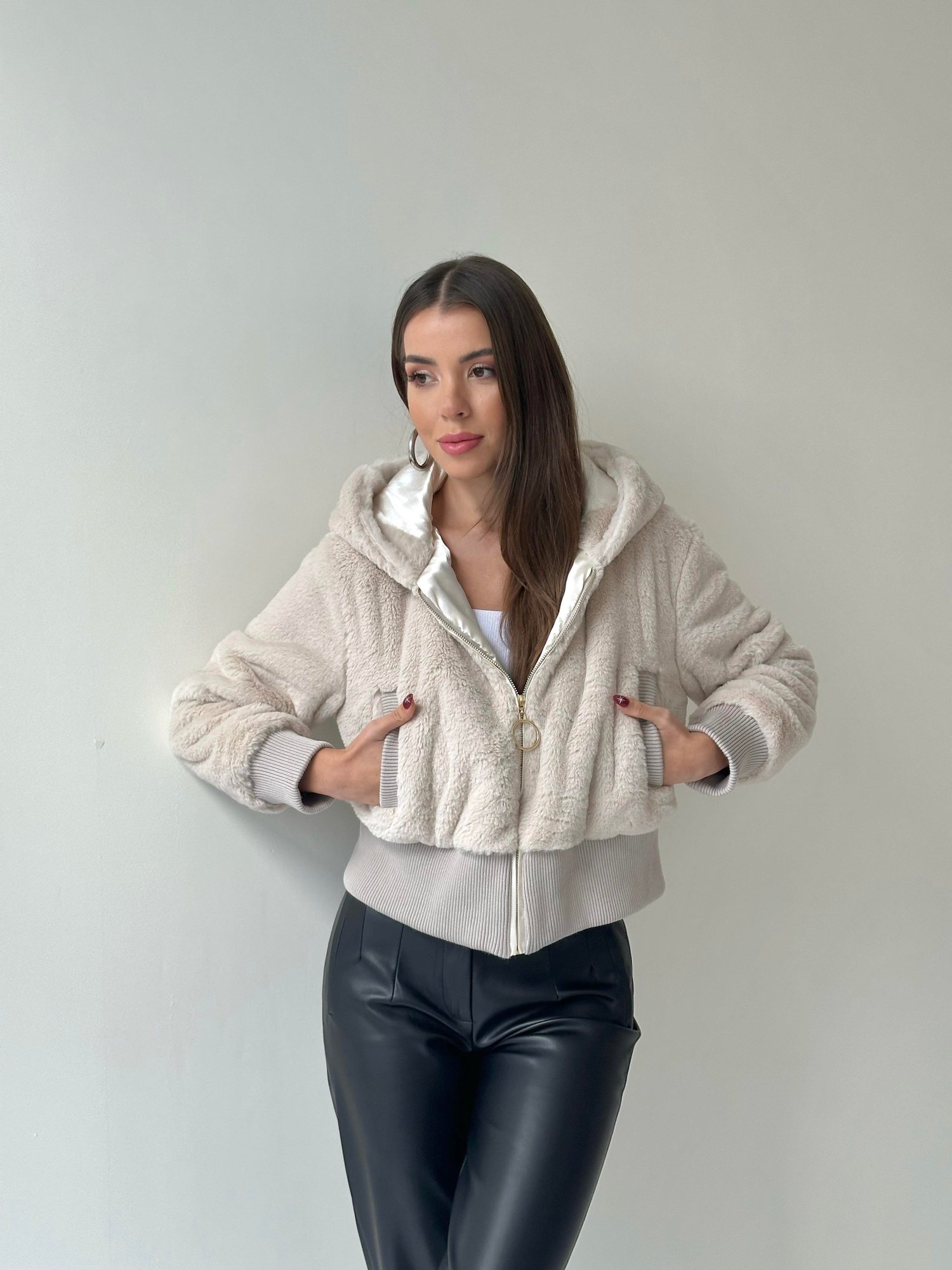 Ribanalı Kapüşonlu Peluş Mont Taş