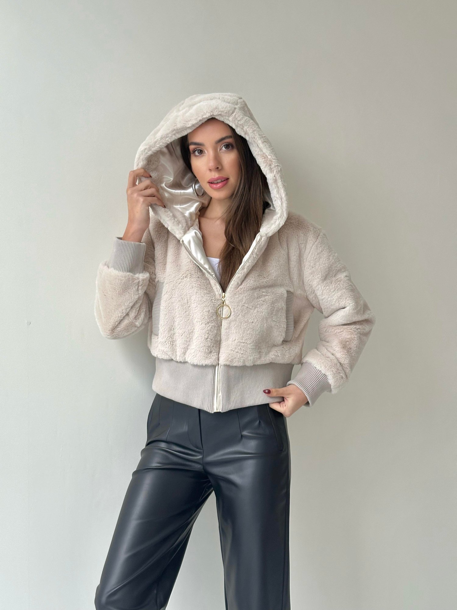 Ribanalı Kapüşonlu Peluş Mont Taş