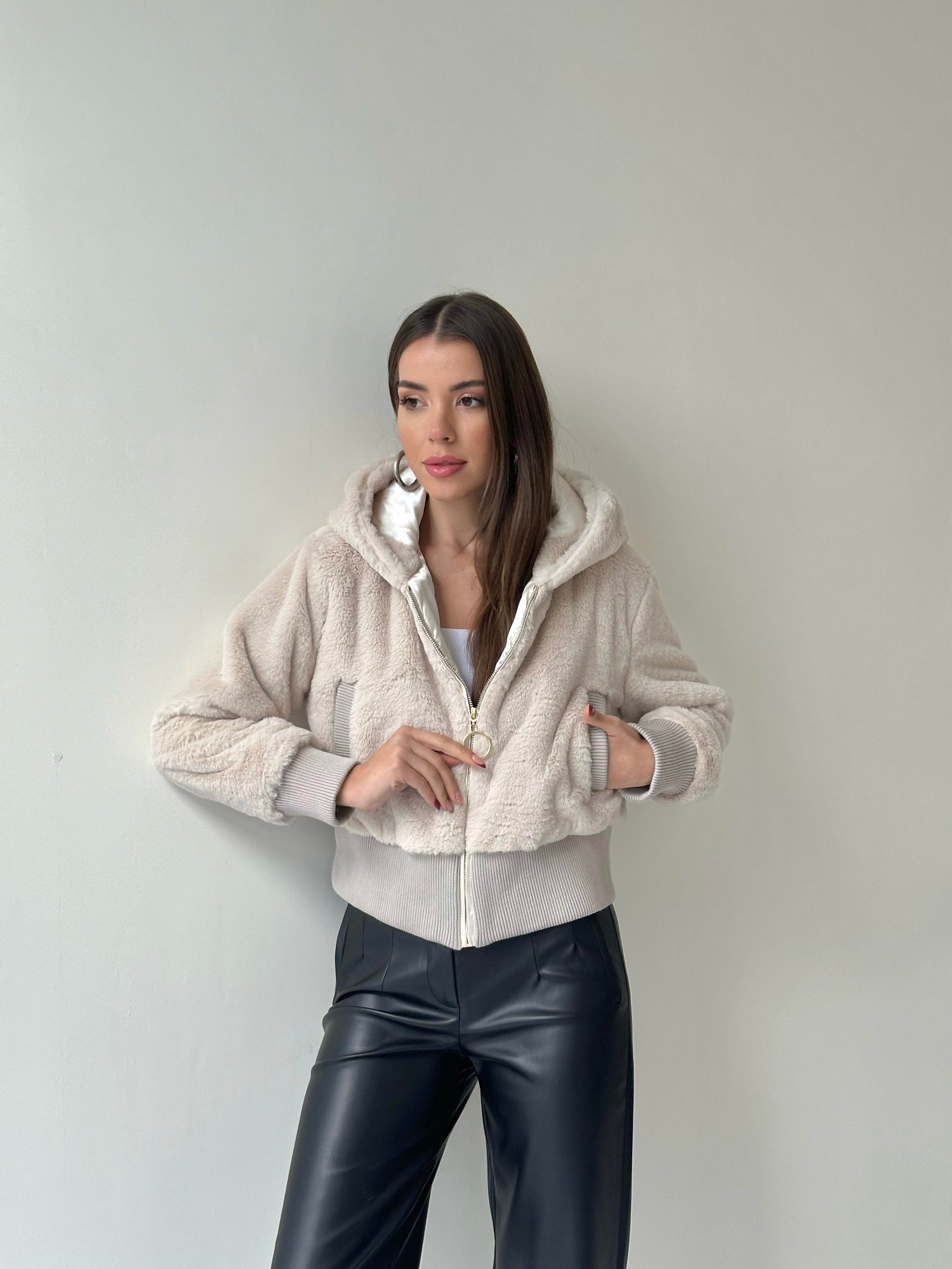Ribanalı Kapüşonlu Peluş Mont Taş